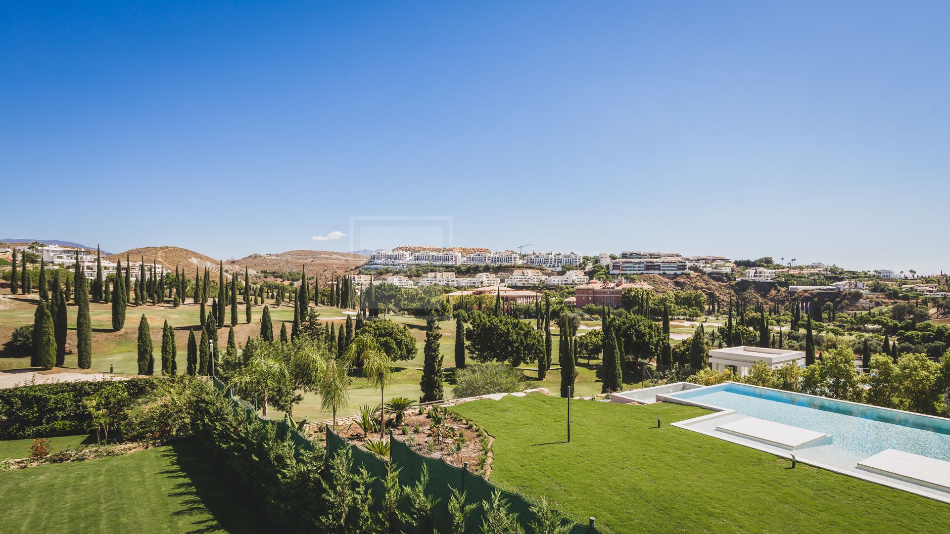 Villa en venta en Los Flamingos Golf, Benahavis