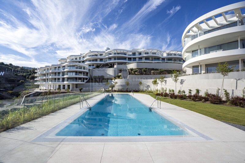 3 BEDROOM LUXURY APARTMENT NEAR MARBELLA WITH STUNNING SEA VIEWS