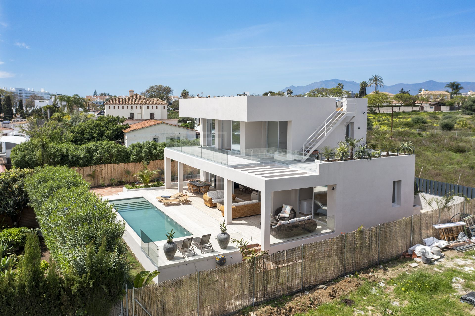 MODERN BEACHSIDE VILLA LOCATED IN SAN PEDRO DE ALCANTARA