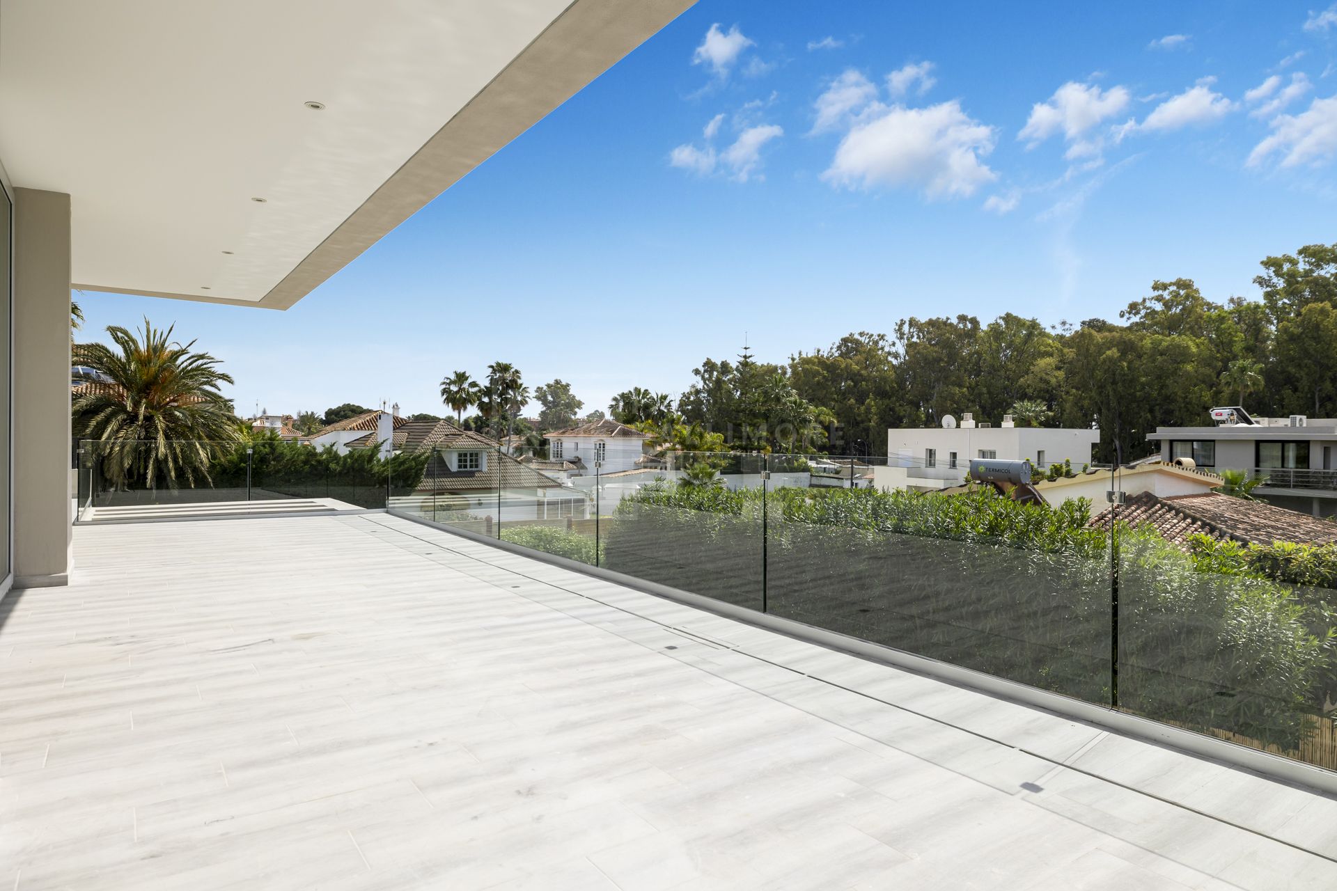 MODERN BEACHSIDE VILLA LOCATED IN SAN PEDRO DE ALCANTARA