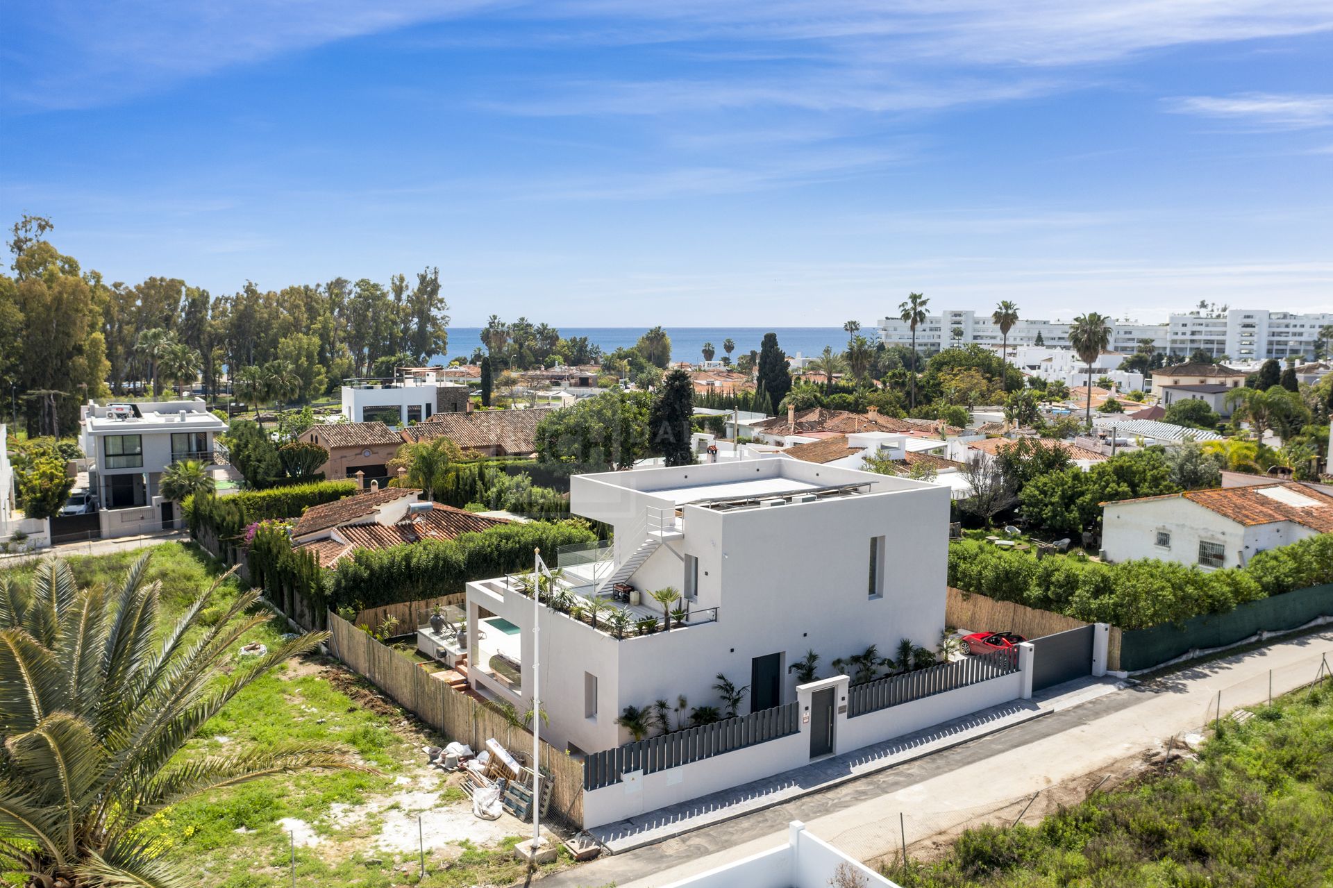 MODERN BEACHSIDE VILLA LOCATED IN SAN PEDRO DE ALCANTARA