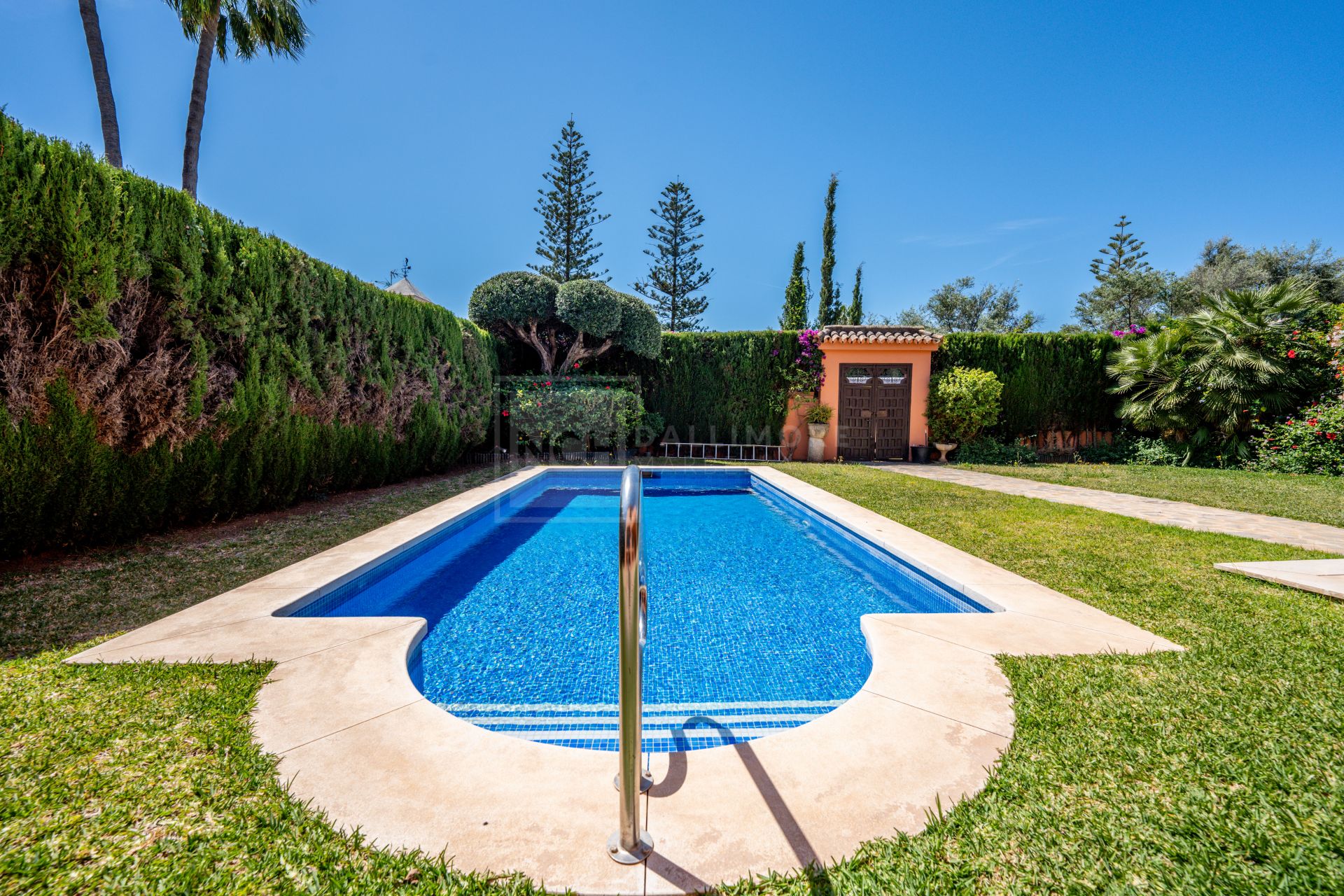 INVESTMENT VILLA LOCATED IN CASABLANCA, MARBELLA'S GOLDEN MILE