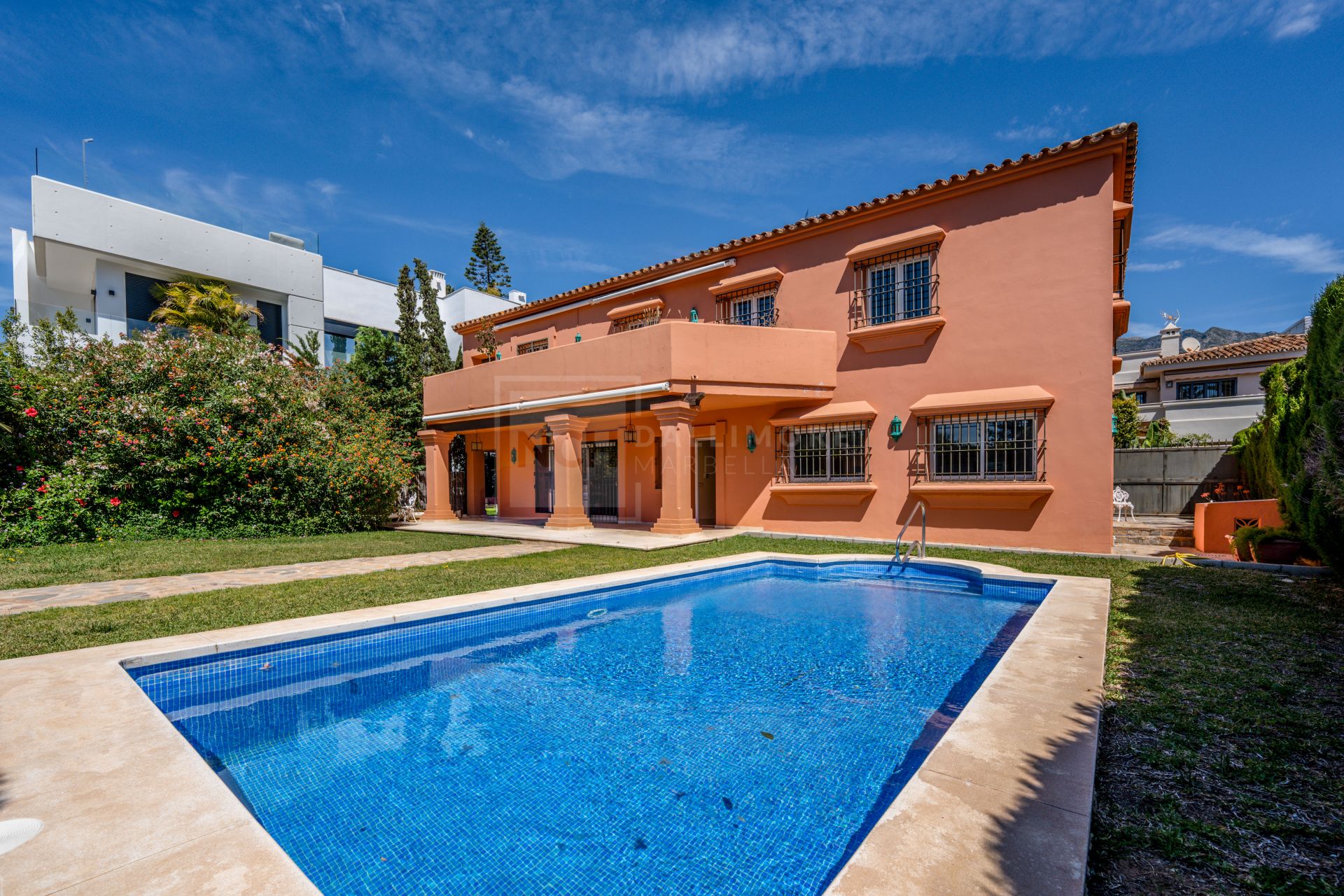 INVESTMENT VILLA LOCATED IN CASABLANCA, MARBELLA'S GOLDEN MILE