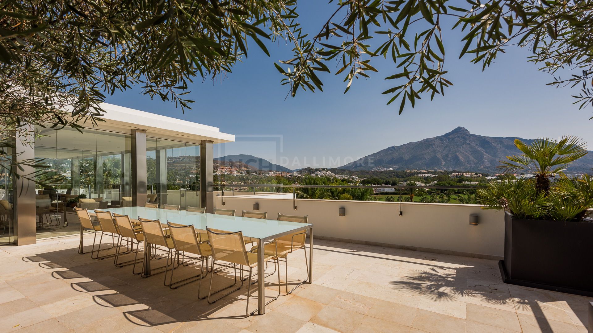 LUXURY VILLA LOCATED IN NUEVA ANDALUCIA MARBELLA