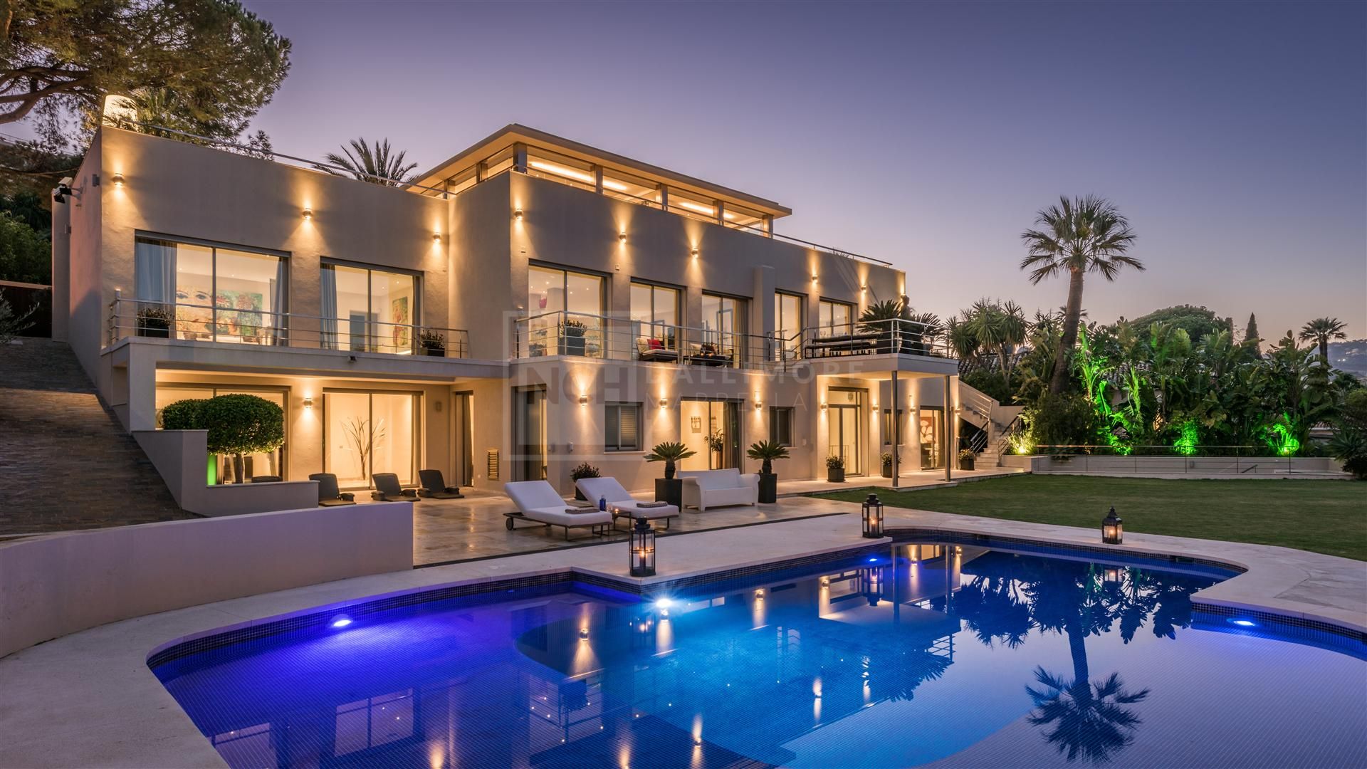 LUXURY VILLA LOCATED IN NUEVA ANDALUCIA MARBELLA