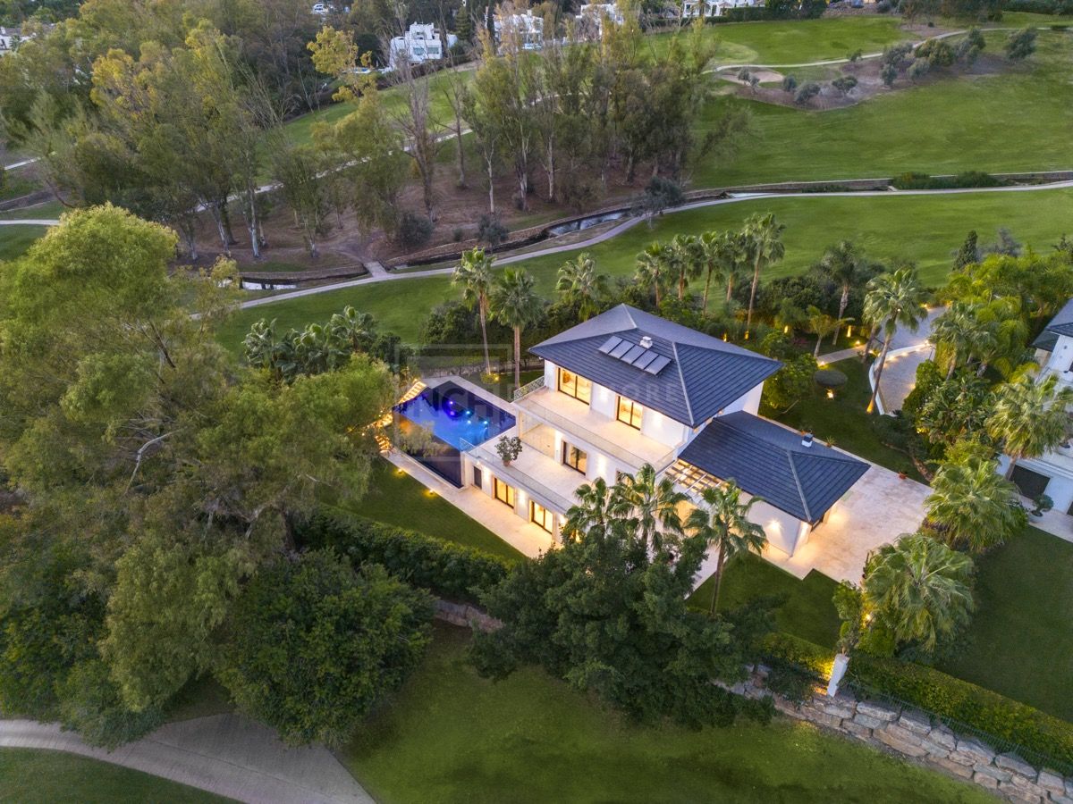 FRONT LINE GOLF VILLA LOCATED IN MARBELLA