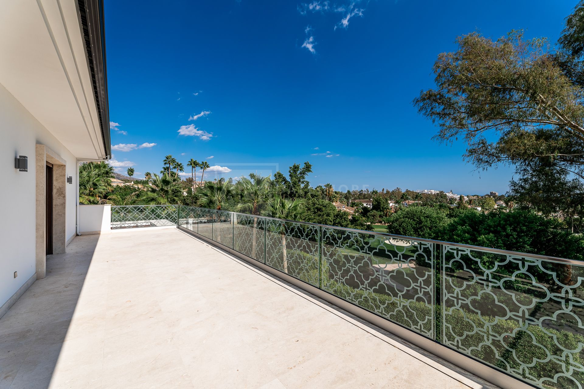 FRONT LINE GOLF VILLA LOCATED IN MARBELLA