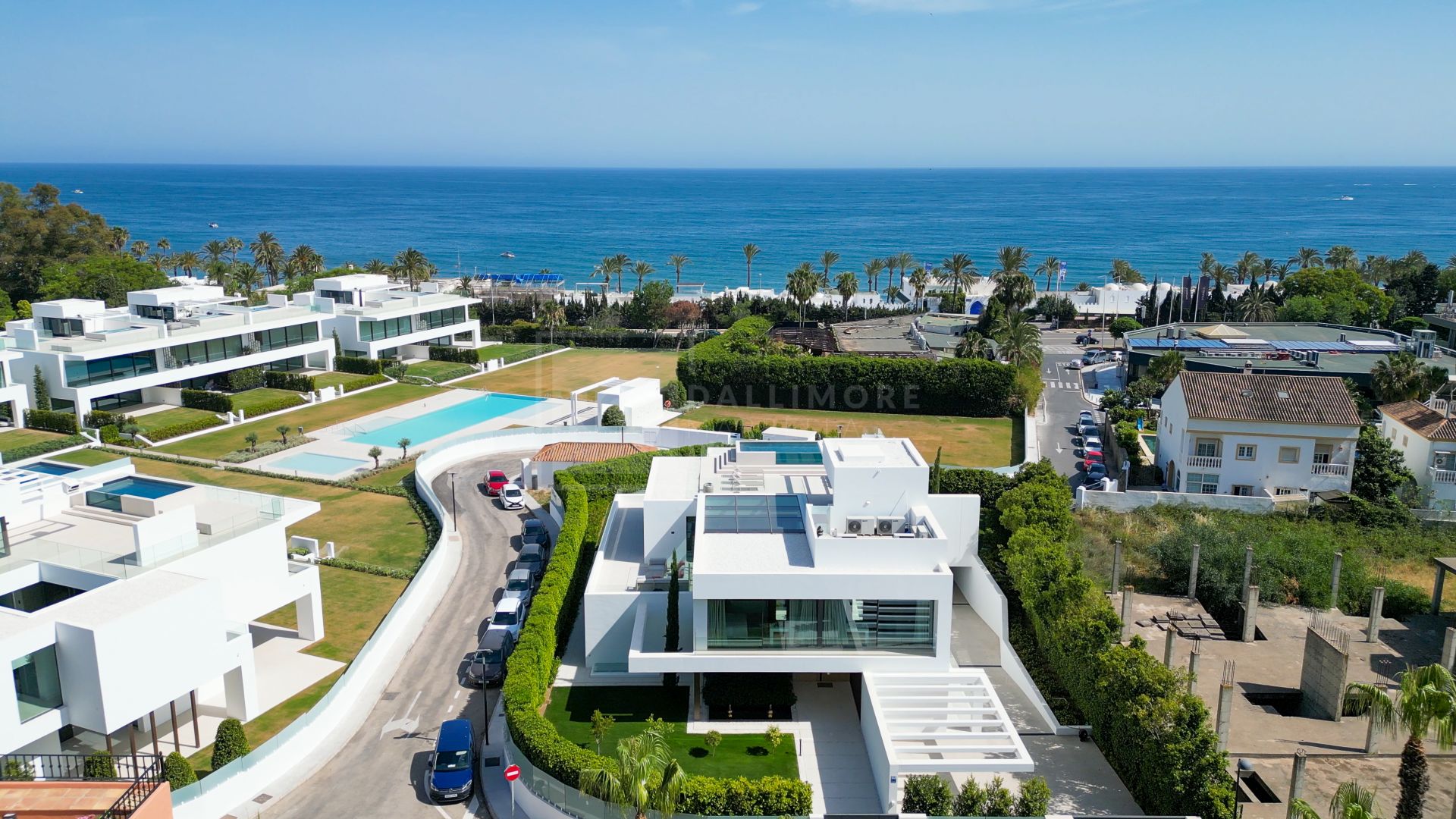 EXQUISITA VILLA CONTEMPORÁNEA - VILLA ZERO - EN LA PRESTIGIOSA MILLA DE ORO DE MARBELLA