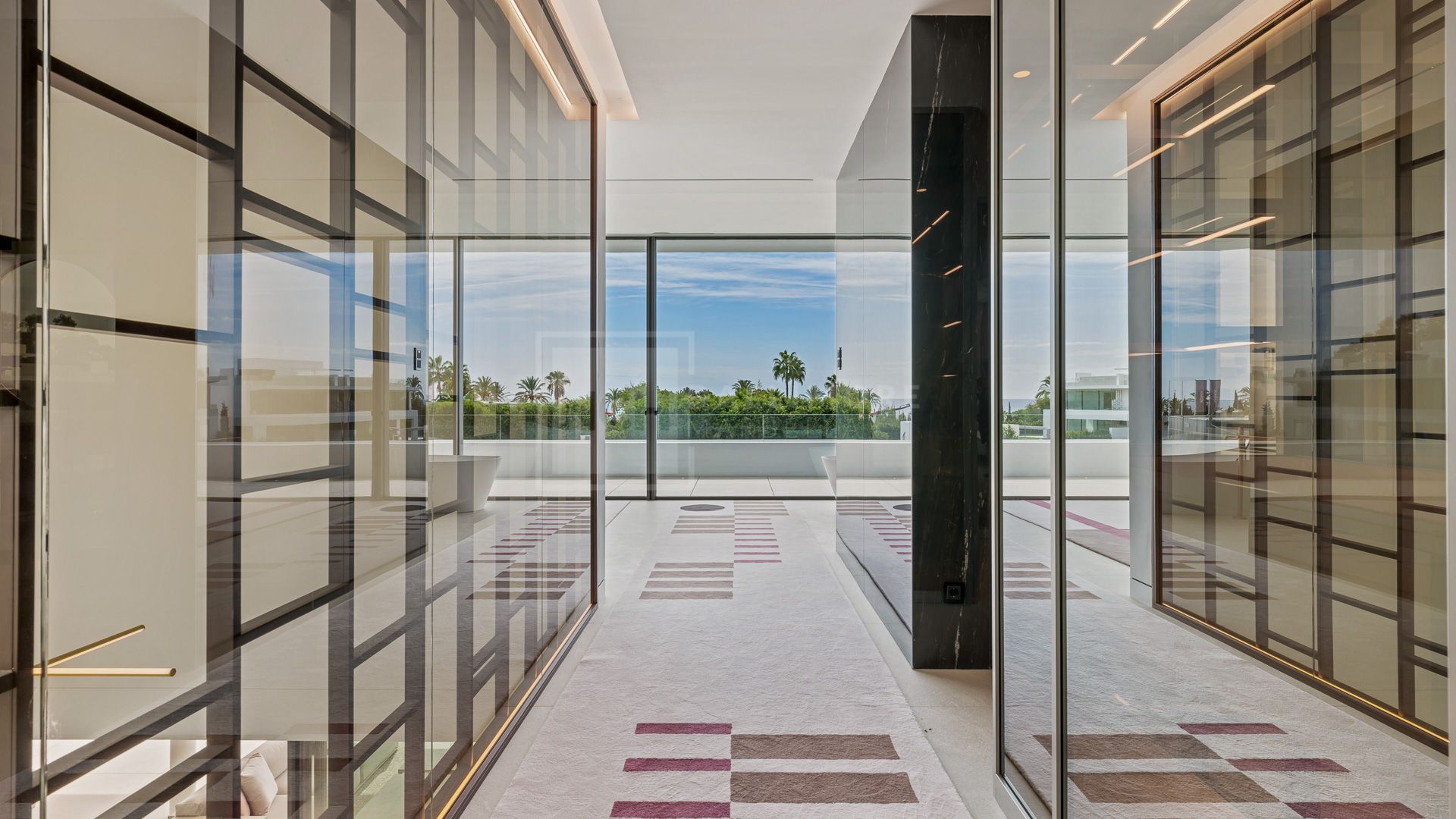 EXQUISITE CONTEMPORARY - VILLA ZERO - IN MARBELLA'S PRESTIGIOUS GOLDEN MILE