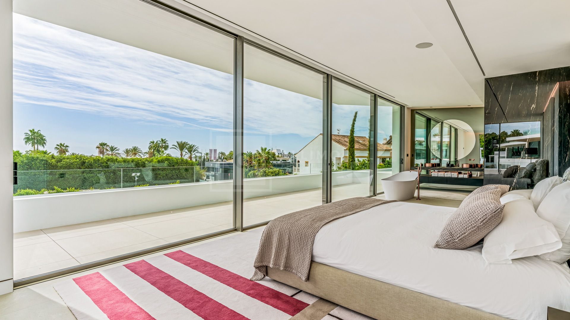 EXQUISITE CONTEMPORARY - VILLA ZERO - IN MARBELLA'S PRESTIGIOUS GOLDEN MILE