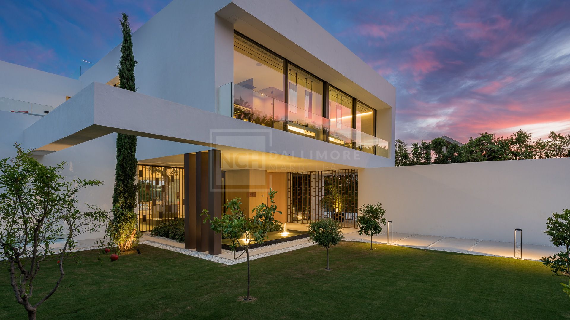 EXQUISITE CONTEMPORARY - VILLA ZERO - IN MARBELLA'S PRESTIGIOUS GOLDEN MILE