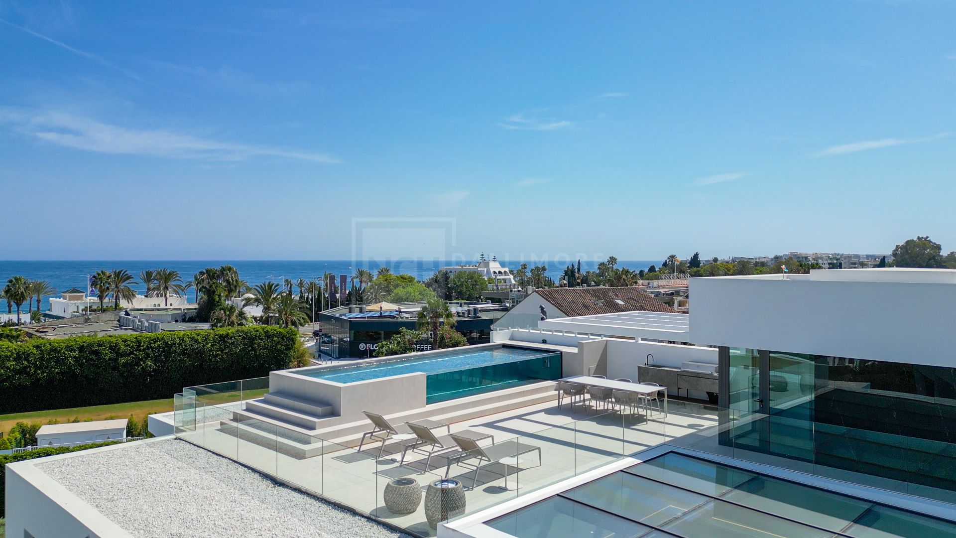 EXQUISITA VILLA CONTEMPORÁNEA - VILLA ZERO - EN LA PRESTIGIOSA MILLA DE ORO DE MARBELLA