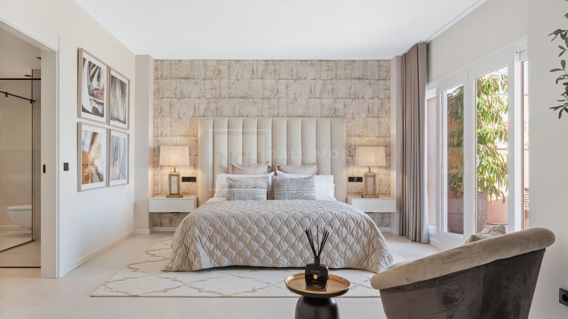 DISCOVER THE LUXURIOUS PENTHOUSE MIRA THAT COMBINES ANDALUSIAN CHARM AND CONTEMPORARY SOPHISTICATION IN NUEVA ANDALUCÍA