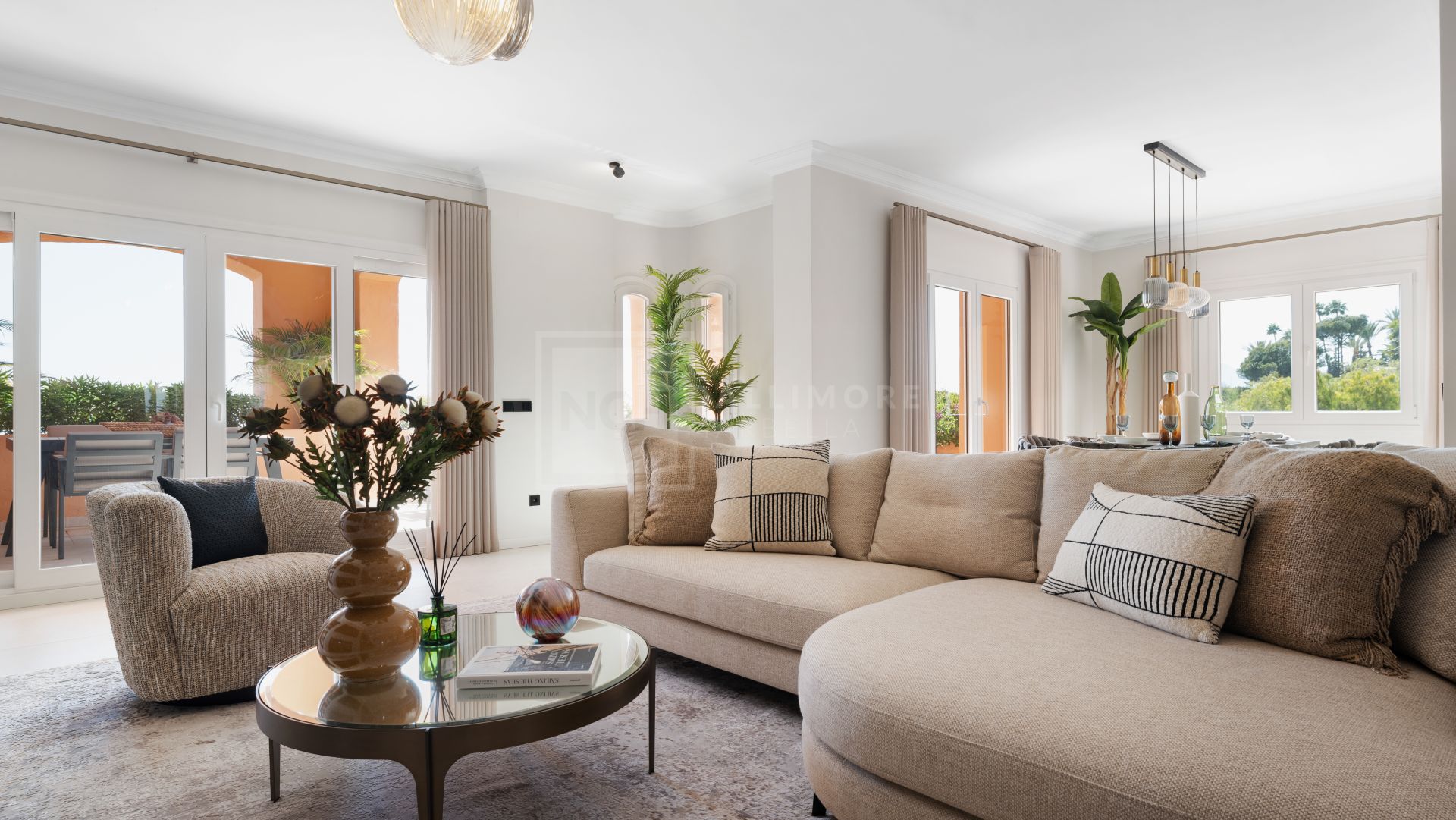 DISCOVER THE LUXURIOUS PENTHOUSE MIRA THAT COMBINES ANDALUSIAN CHARM AND CONTEMPORARY SOPHISTICATION IN NUEVA ANDALUCÍA