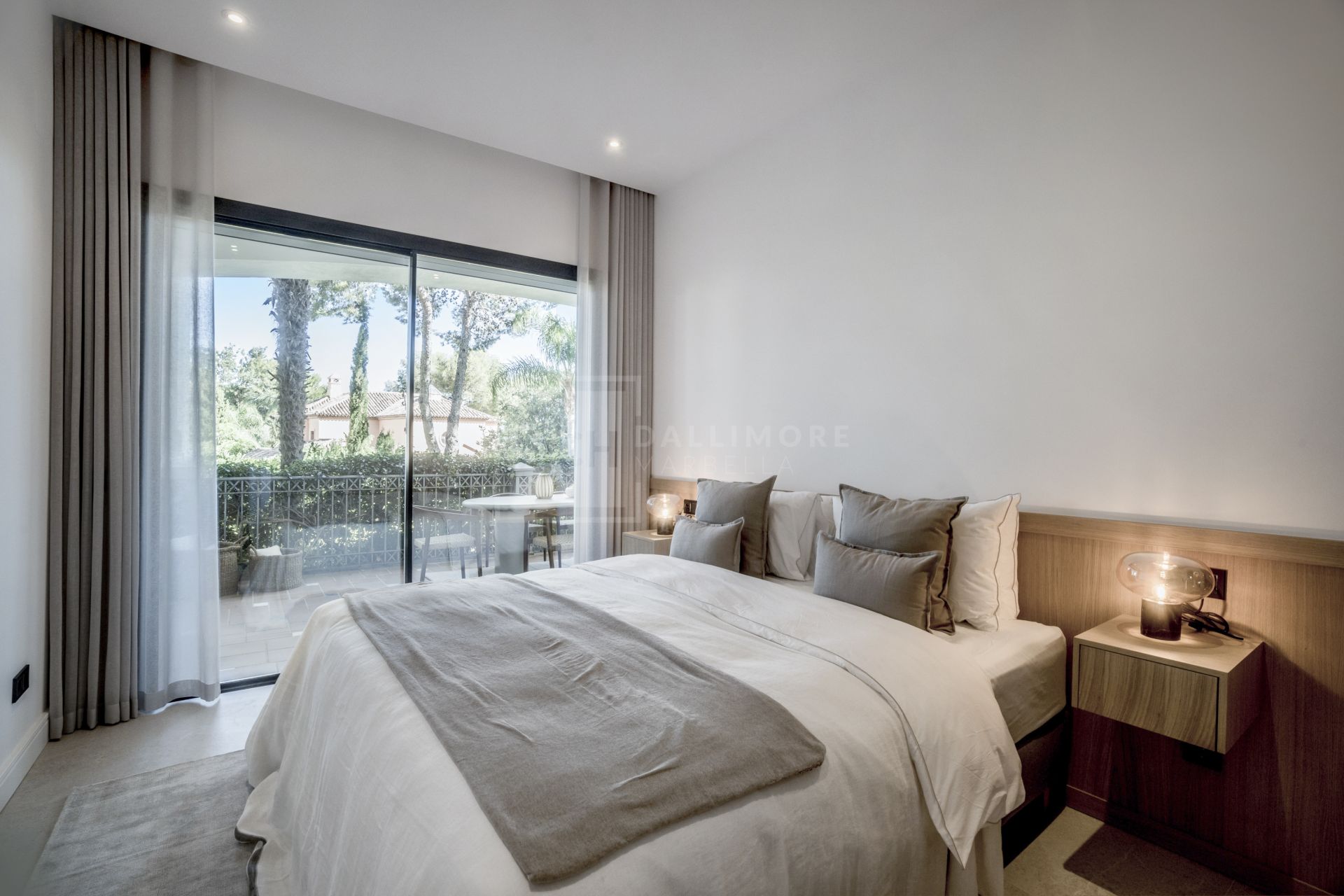 EXPERIENCE THE EPITOME OF LUXURY LIVING AT ALTOS REALES 1