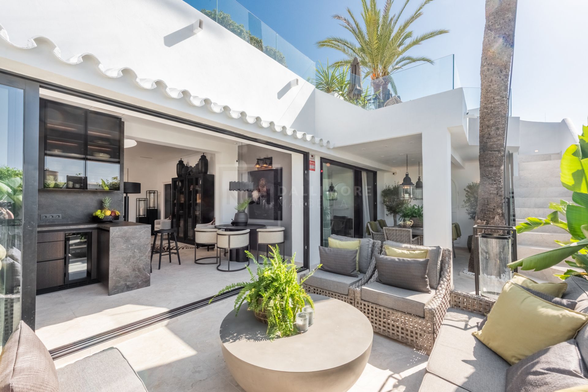 FRONT LINE BEACH BUNGALOW IN MARBELLA