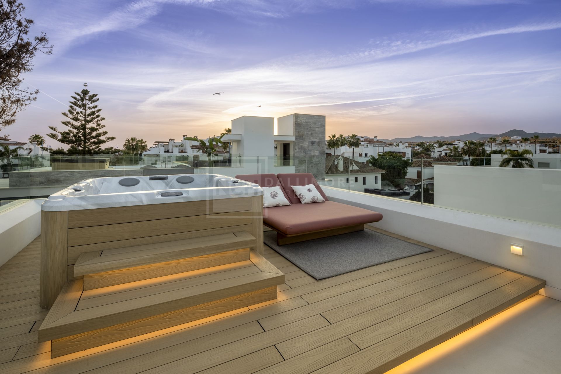 STEP INTO ELEGANCE: NEWLY-BUILT 5-BEDROOM VILLA NEAR THE BEACH IN CORTIJO BLANCO – A TRUE ICON OF MODERN LUXURY AND REFINED LIVING