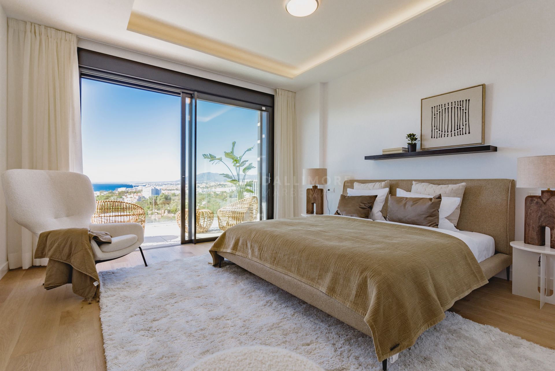 IMPRESIONANTES VILLAS ADOSADAS DE 4 Y 5 DORMITORIOS CON PISCINAS PRIVADAS Y VISTAS AL MAR EN MARBELLA ESTE