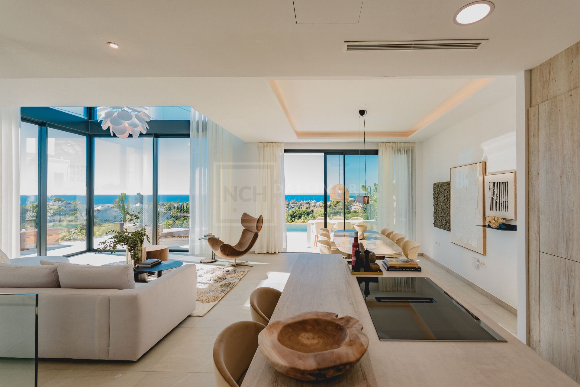 IMPRESIONANTES VILLAS ADOSADAS DE 4 Y 5 DORMITORIOS CON PISCINAS PRIVADAS Y VISTAS AL MAR EN MARBELLA ESTE