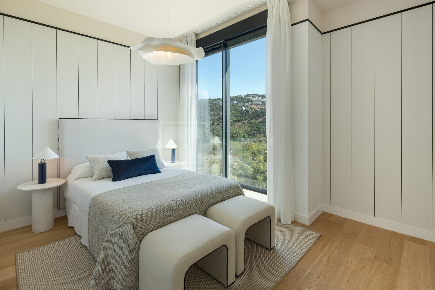 CONTEMPORARY 4 & 5 BED HOMES WITH ROOFTOP POOLS IN EXCLUSIVE RÍO REAL SETTING
