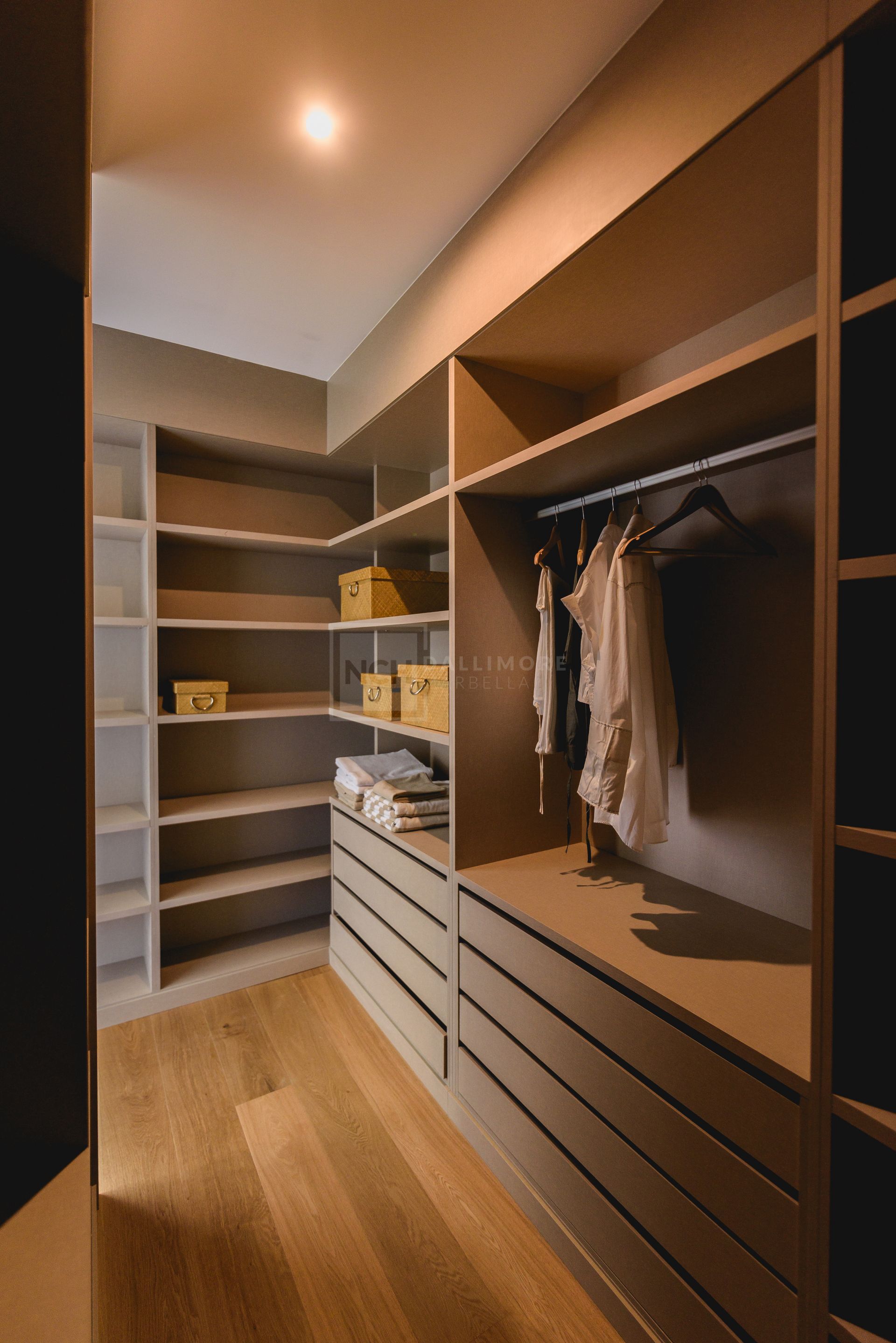 CONTEMPORARY 4 & 5 BED HOMES WITH ROOFTOP POOLS IN EXCLUSIVE RÍO REAL SETTING