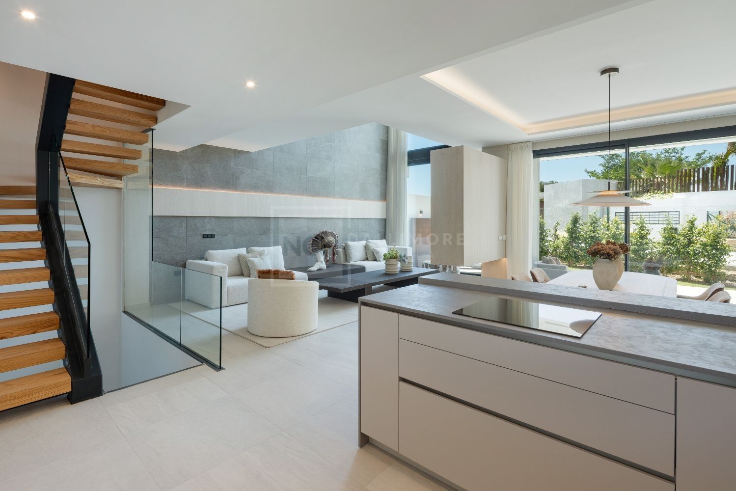 CONTEMPORARY 4 & 5 BED HOMES WITH ROOFTOP POOLS IN EXCLUSIVE RÍO REAL SETTING