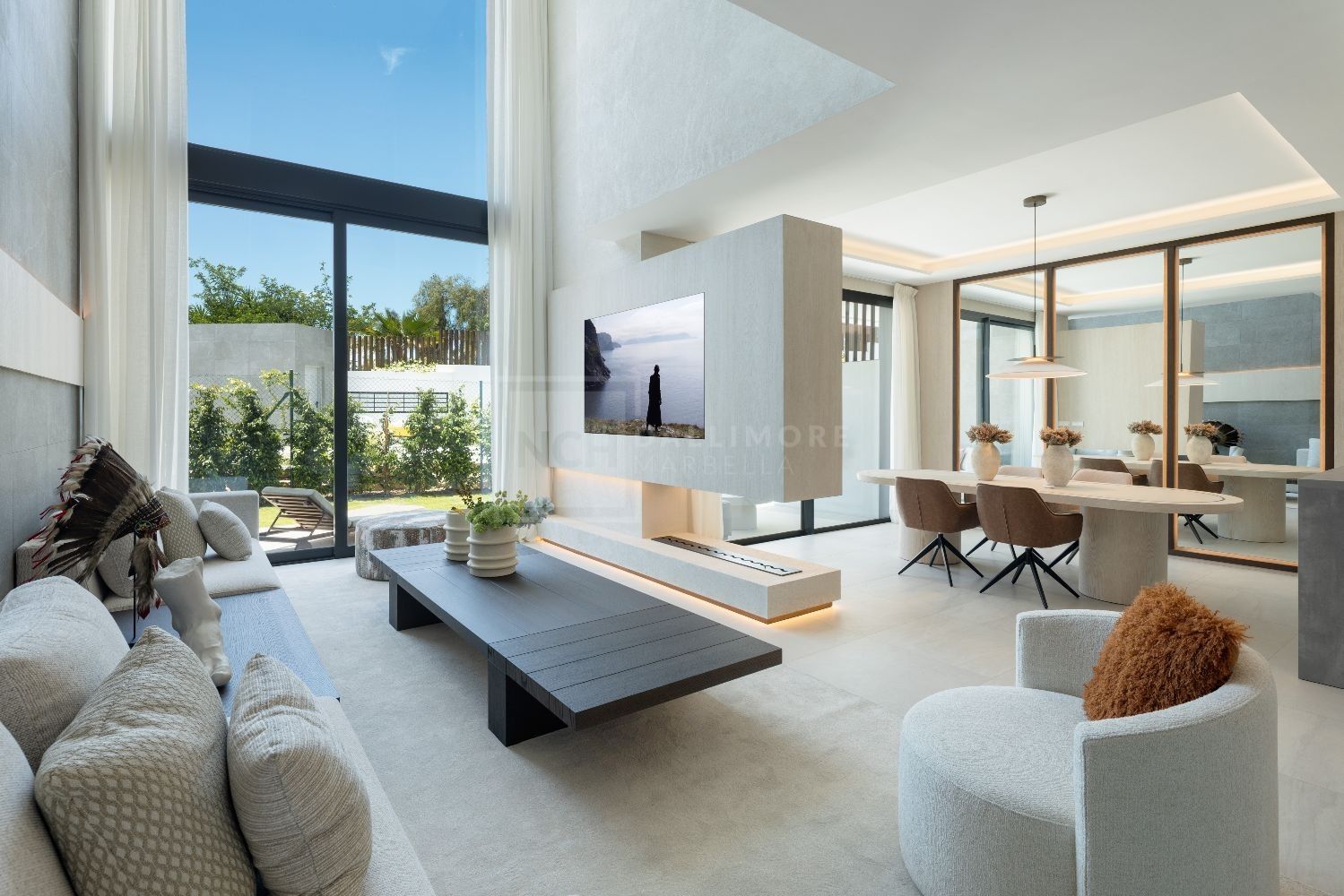 CONTEMPORARY 4 & 5 BED HOMES WITH ROOFTOP POOLS IN EXCLUSIVE RÍO REAL SETTING