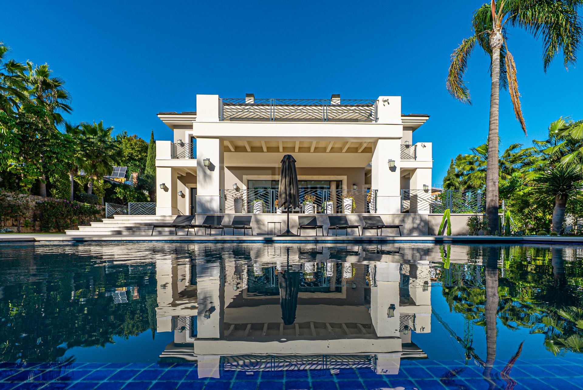 LUXURY VILLA LOCATED IN LOS FLAMINGODS