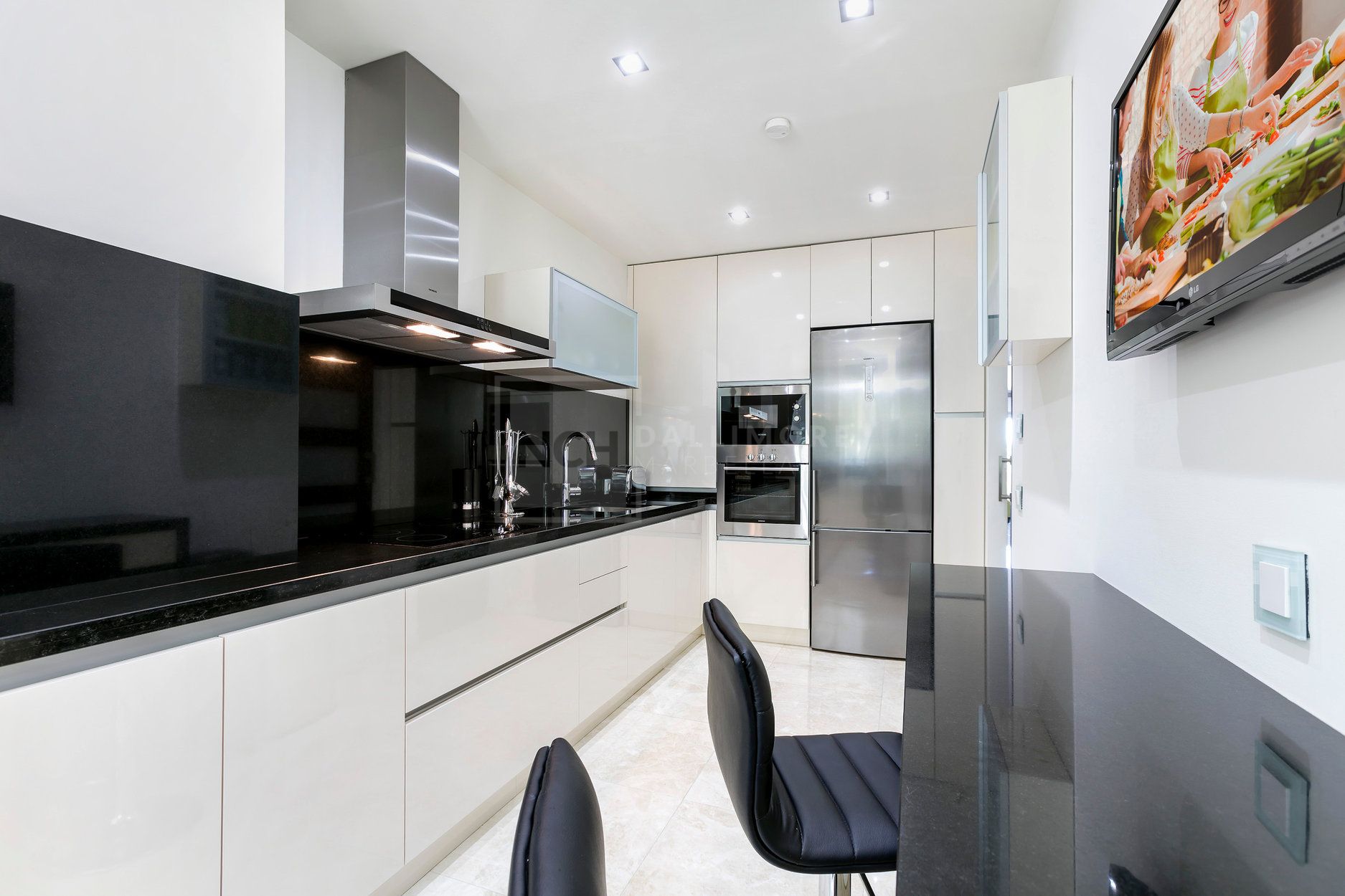 MODERN GROUND FLOOR APARTMENT