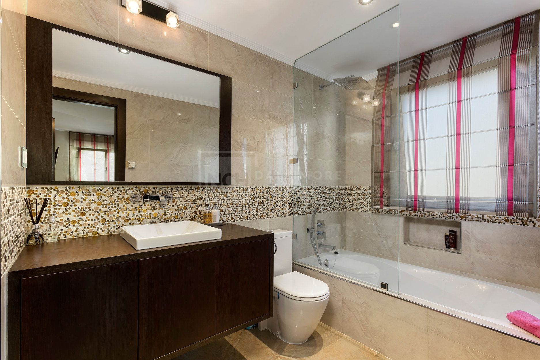 MODERN GROUND FLOOR APARTMENT