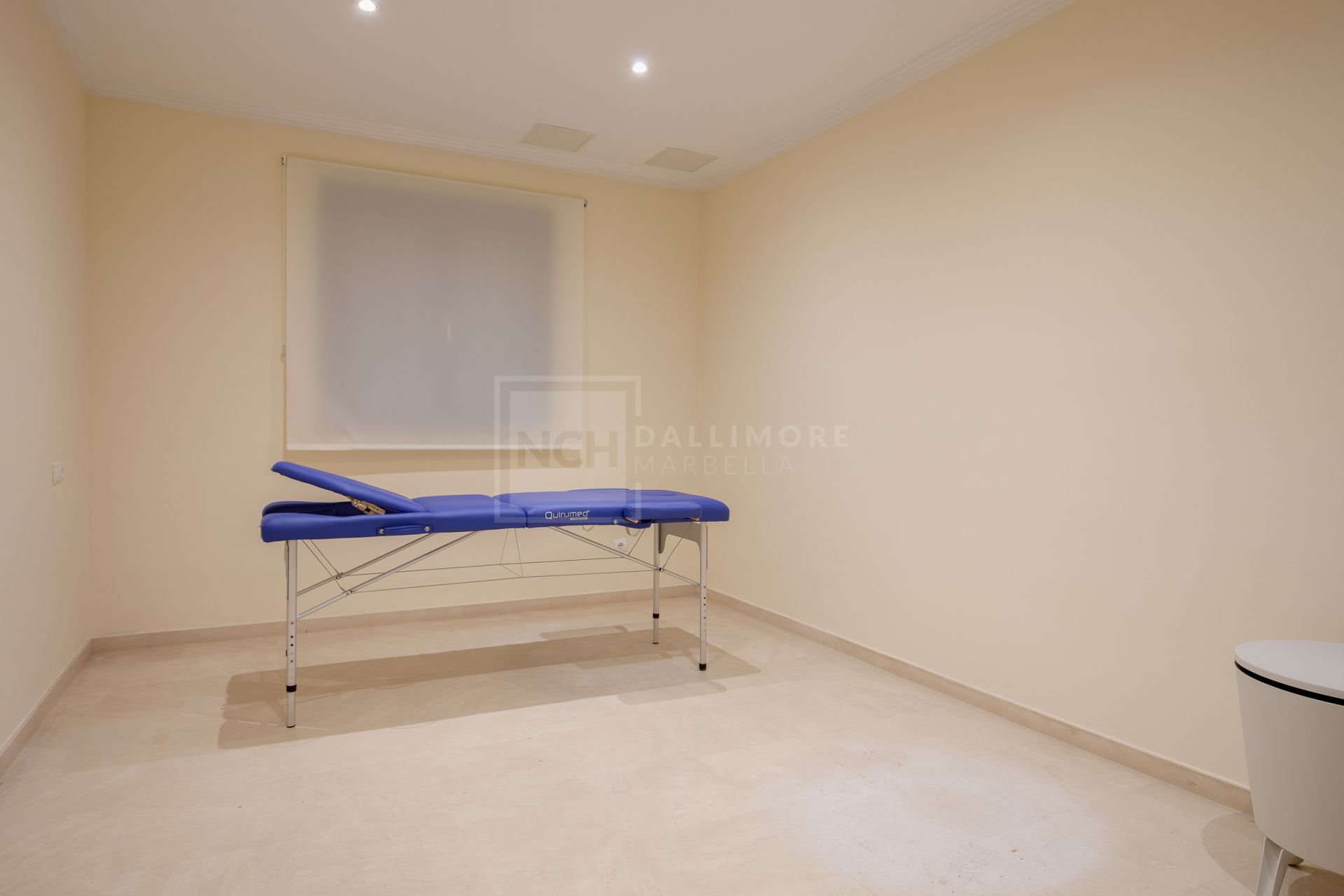 Villa en venta en Los Arqueros, Benahavis