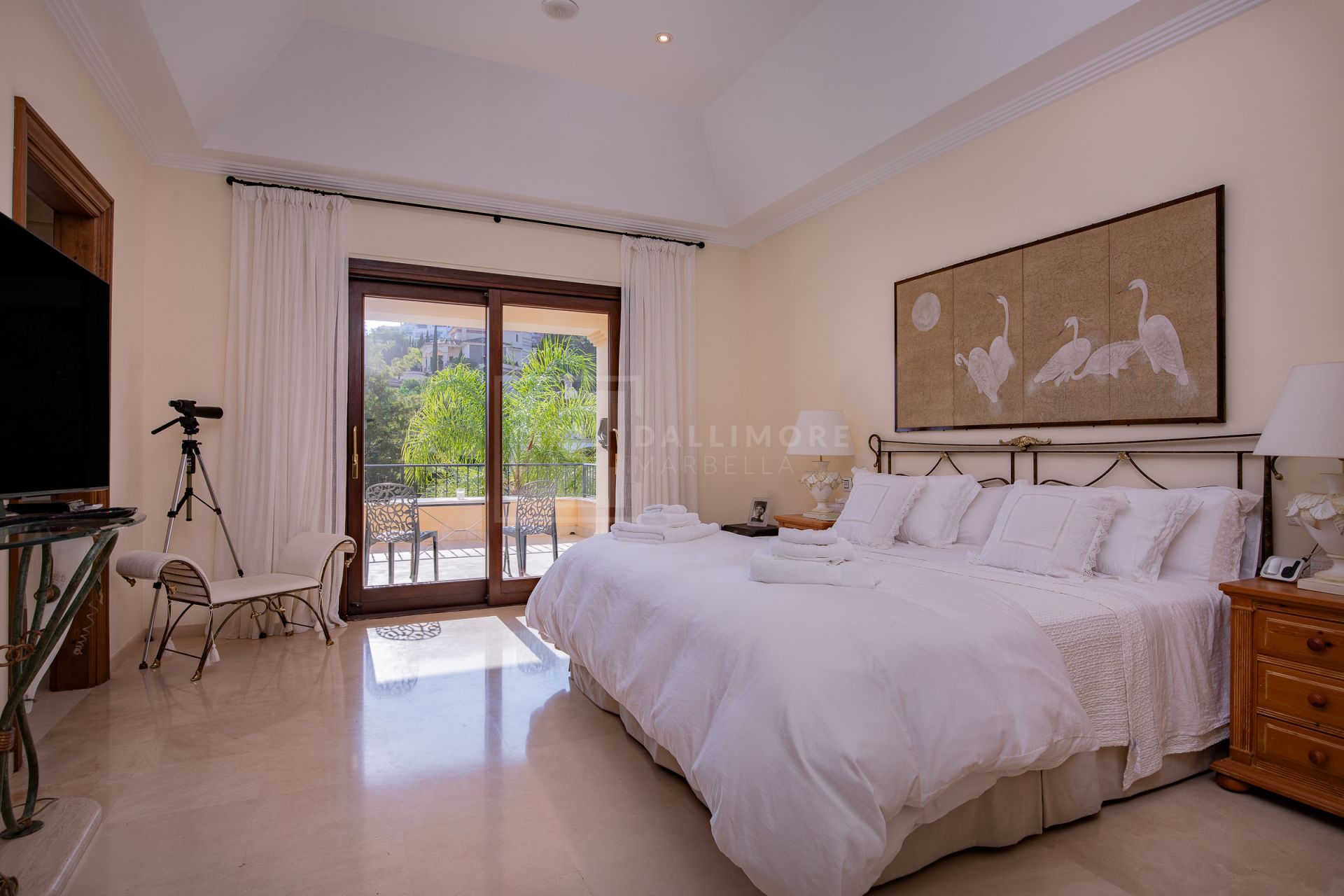 Villa en venta en Los Arqueros, Benahavis