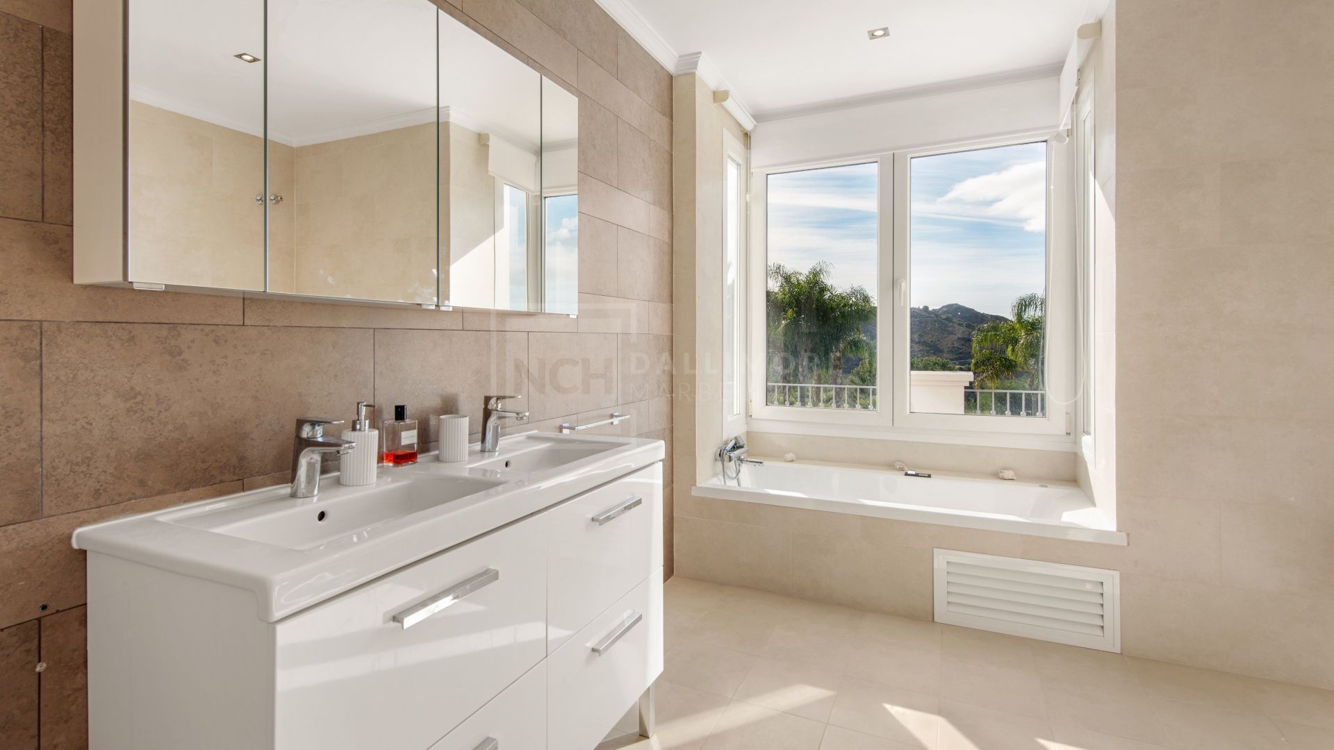 AMAZING VALUE VILLA IN THE MARBELLA CLUB GOLF RESORT
