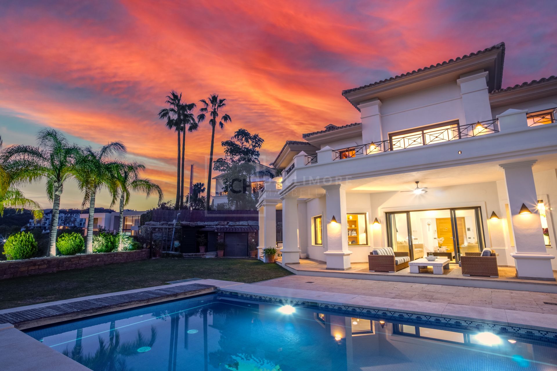 FRONT-LINE GOLF VILLA IN LOS ARQUEROS