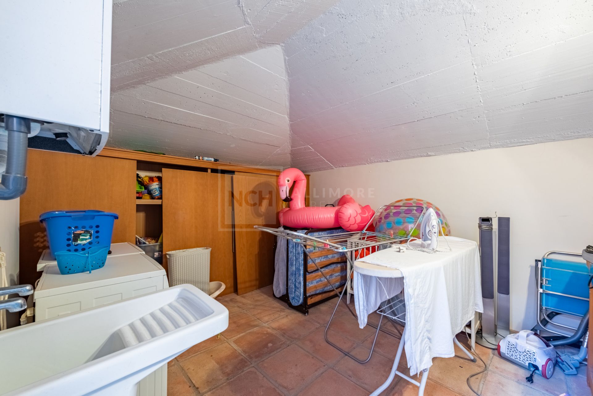 SPACIOUS PENTHOUSE WITH PANORAMIC SEA VIEWS