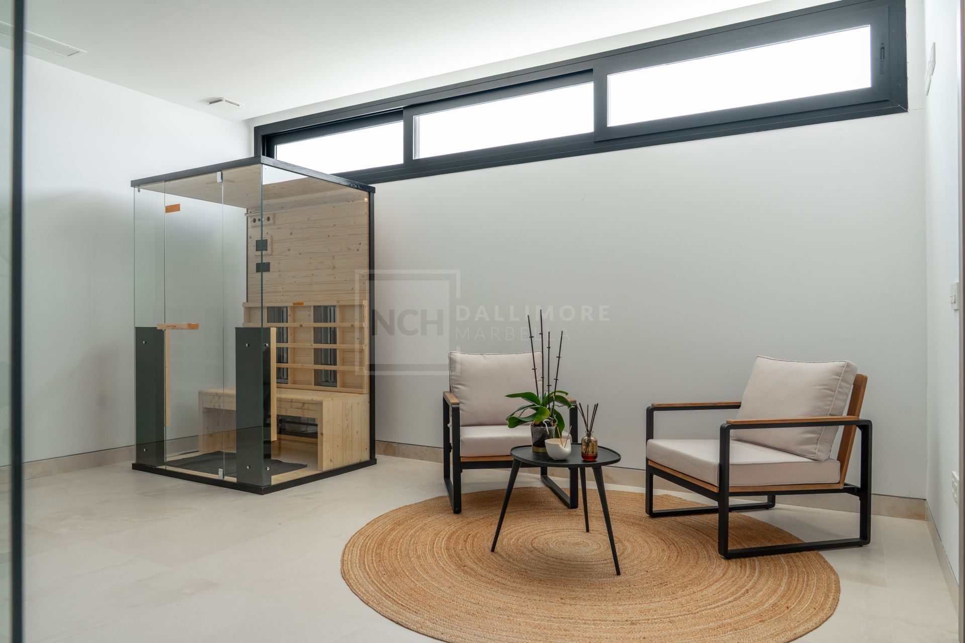 LUXURY 5-BEDROOM VILLA