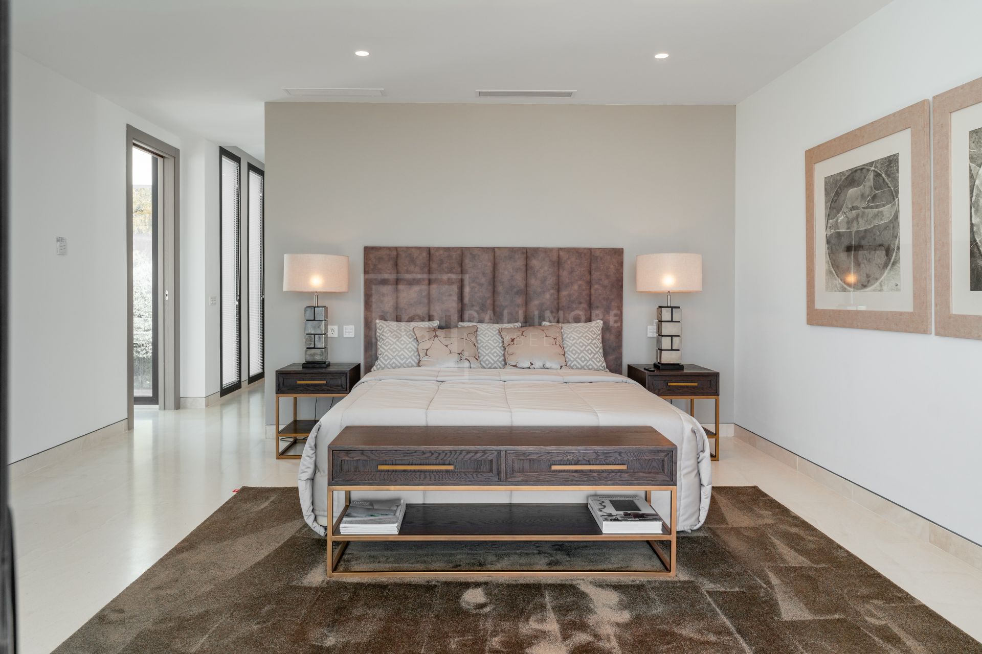 LUXURY 5-BEDROOM VILLA