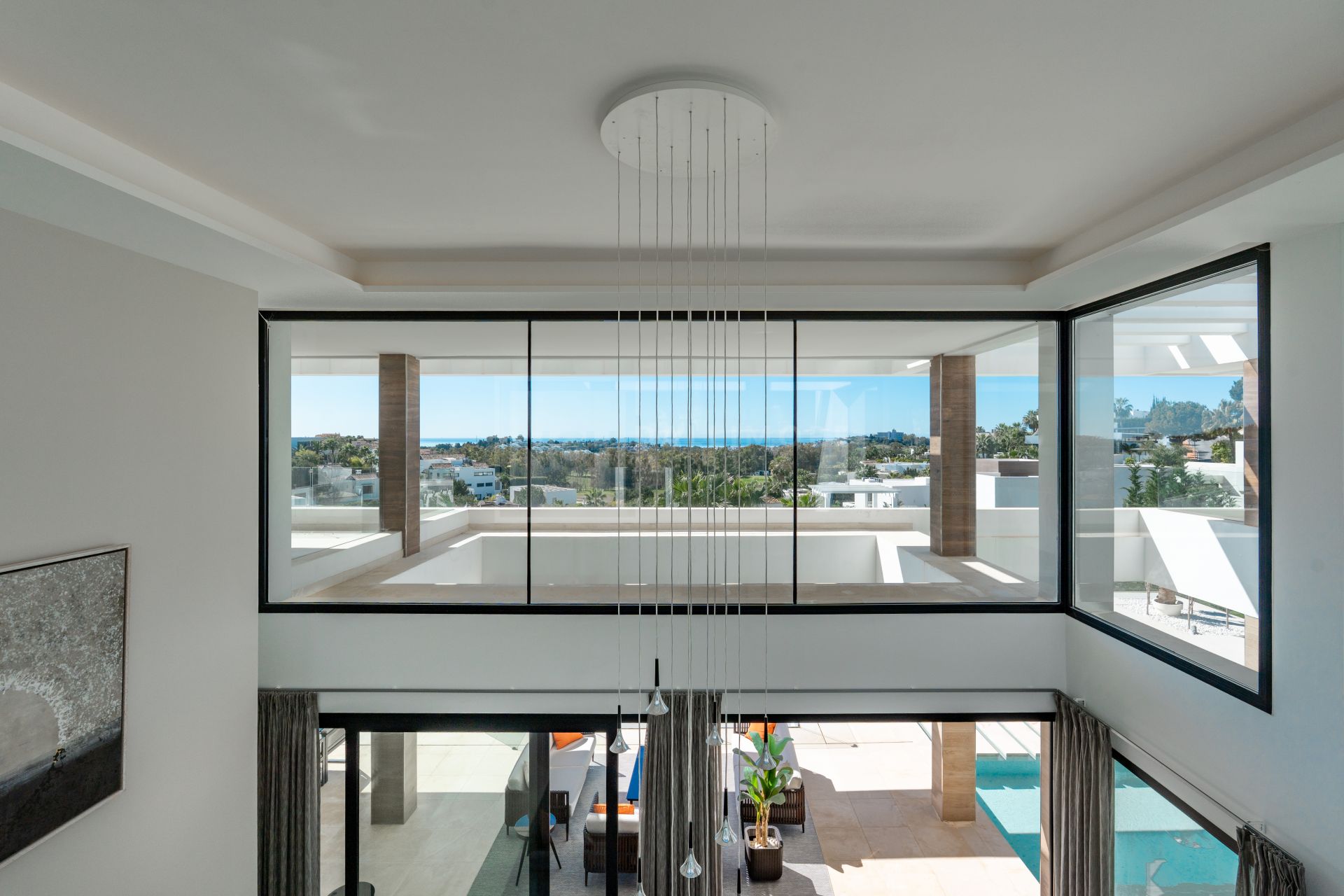 LUXURY 5-BEDROOM VILLA