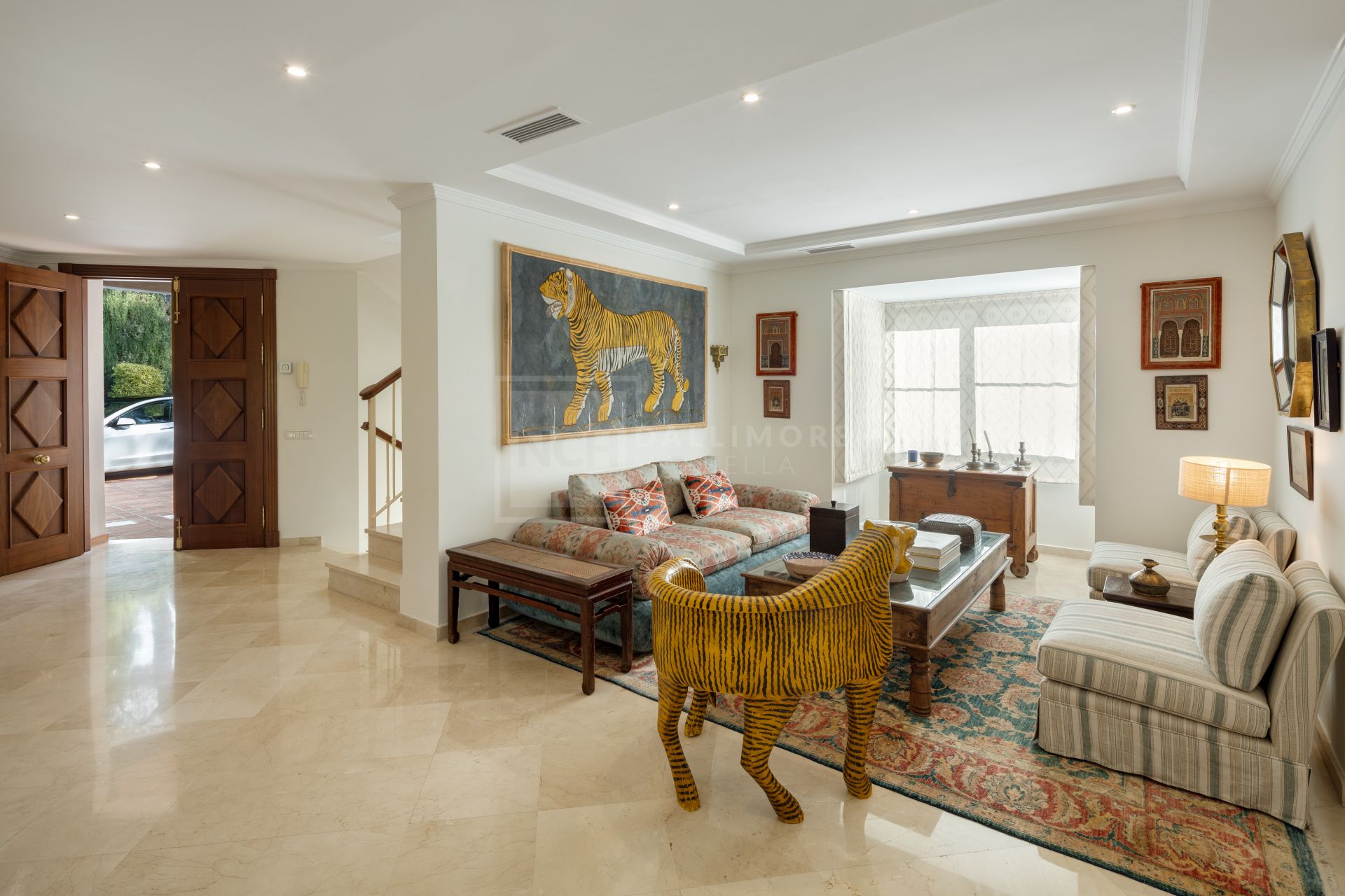 VILA MEDITERRÁNEA DE 4 DORMITORIOS CON JARDINES, PISCINA Y VISTAS AL CAMPO DE GOLF