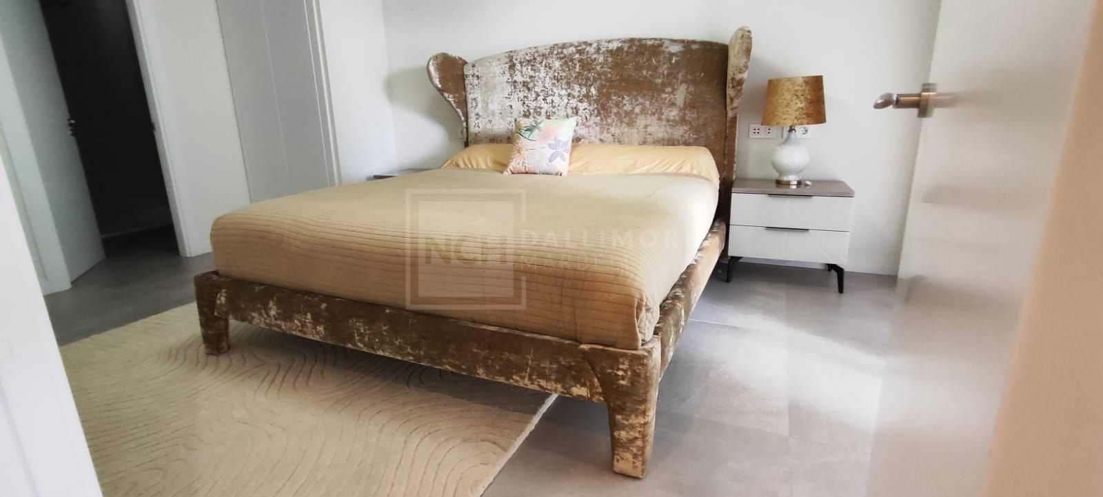 SIN MUEBLES