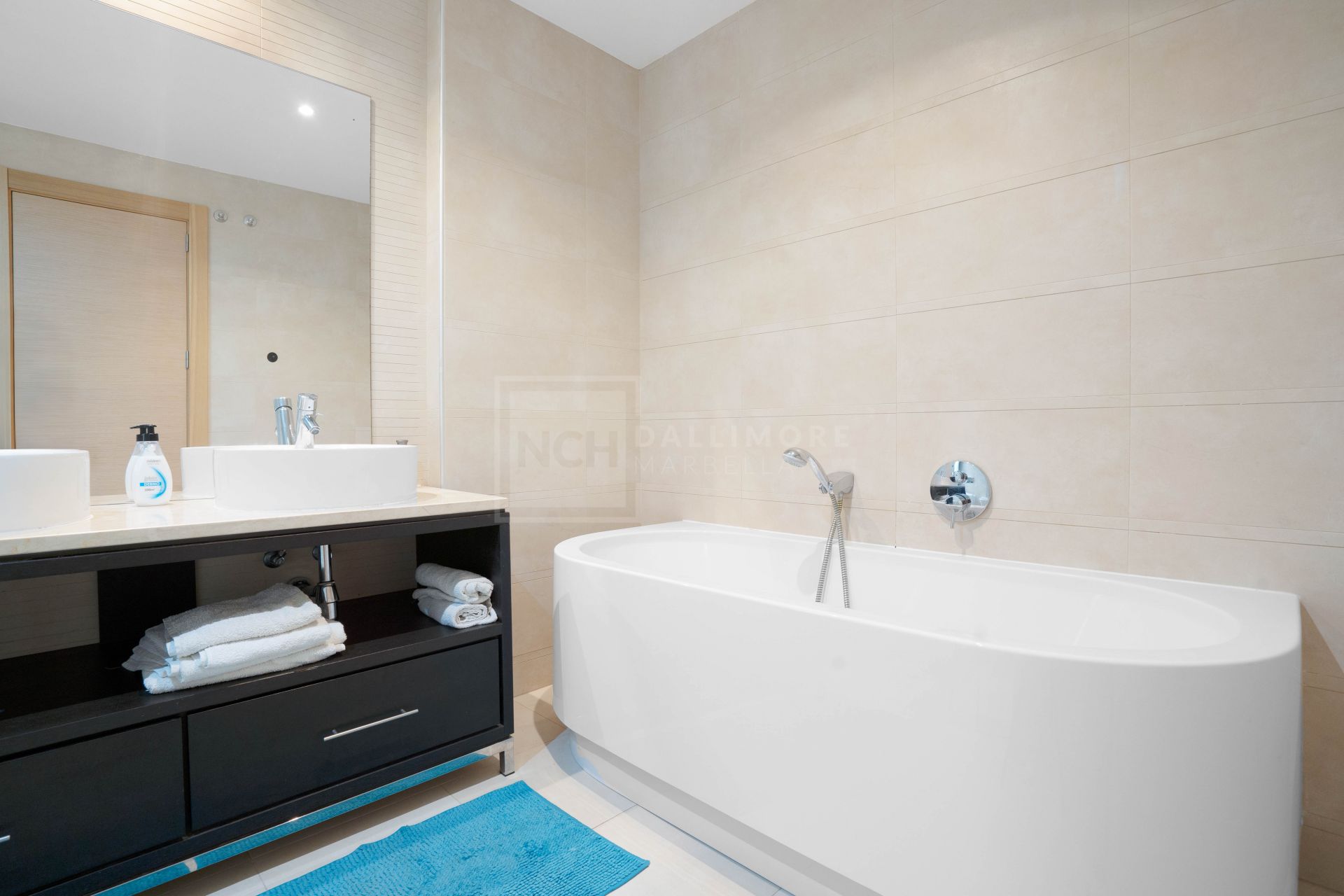 Bonito apartamento en planta baja de dos dormitorios situado en Altos de los Monteros