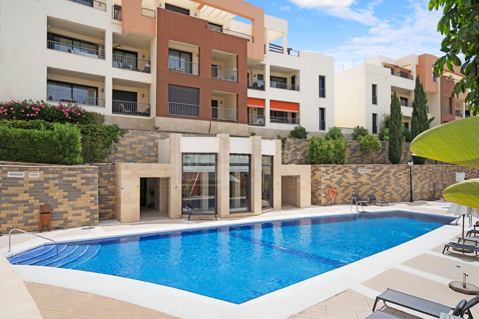 Bonito apartamento en planta baja de dos dormitorios situado en Altos de los Monteros