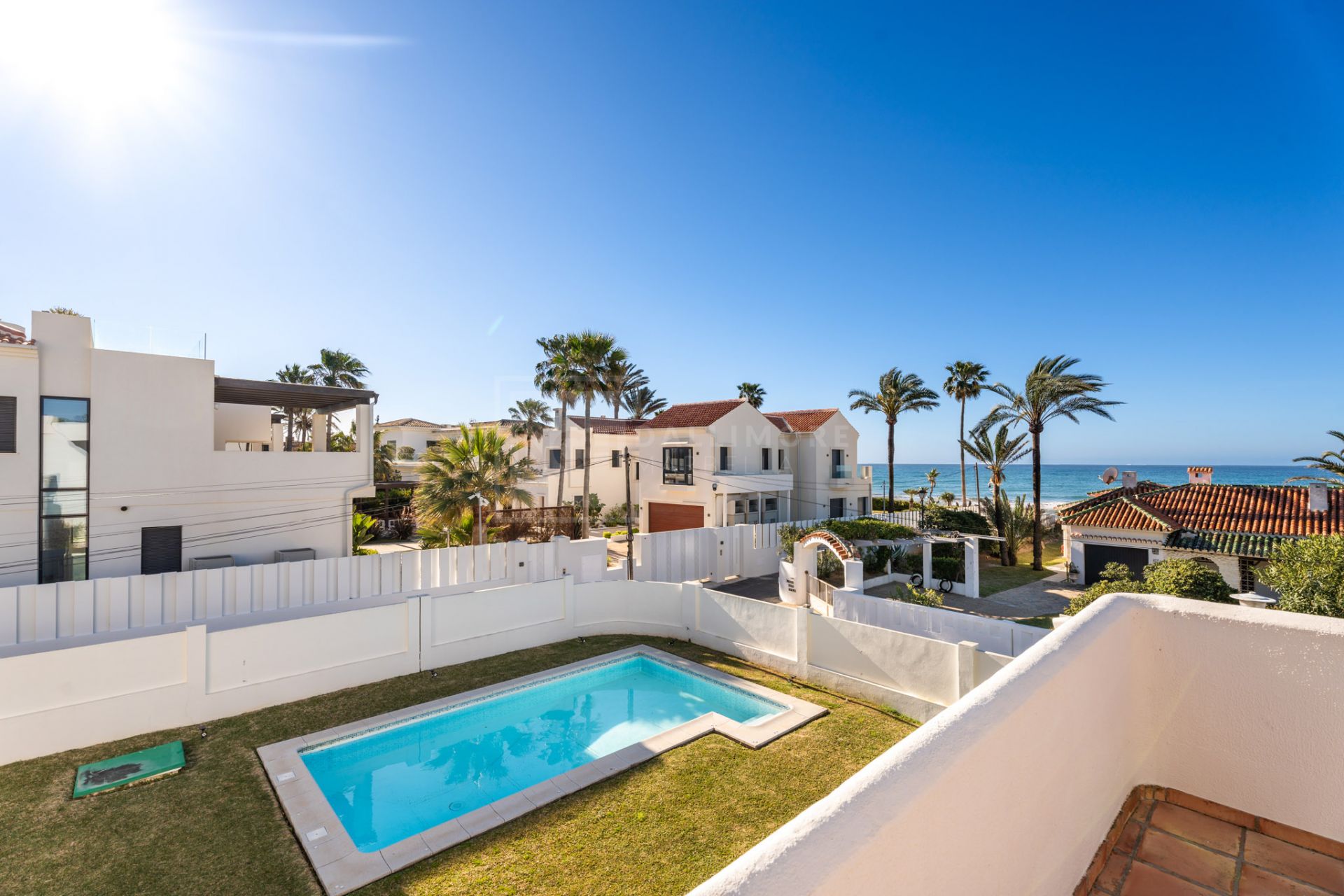 BEACH SIDE VILLA IN MARBELLA EAST