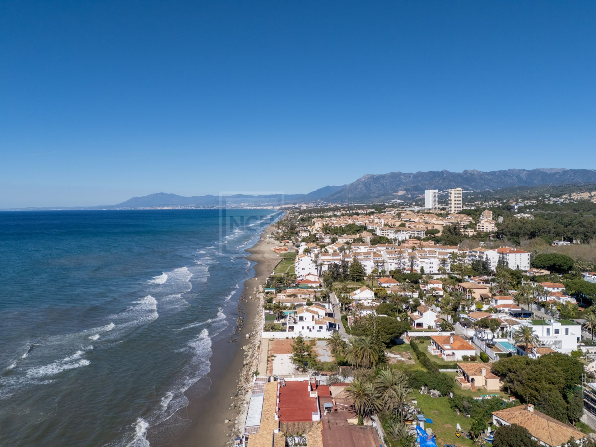BEACH SIDE VILLA IN MARBELLA EAST