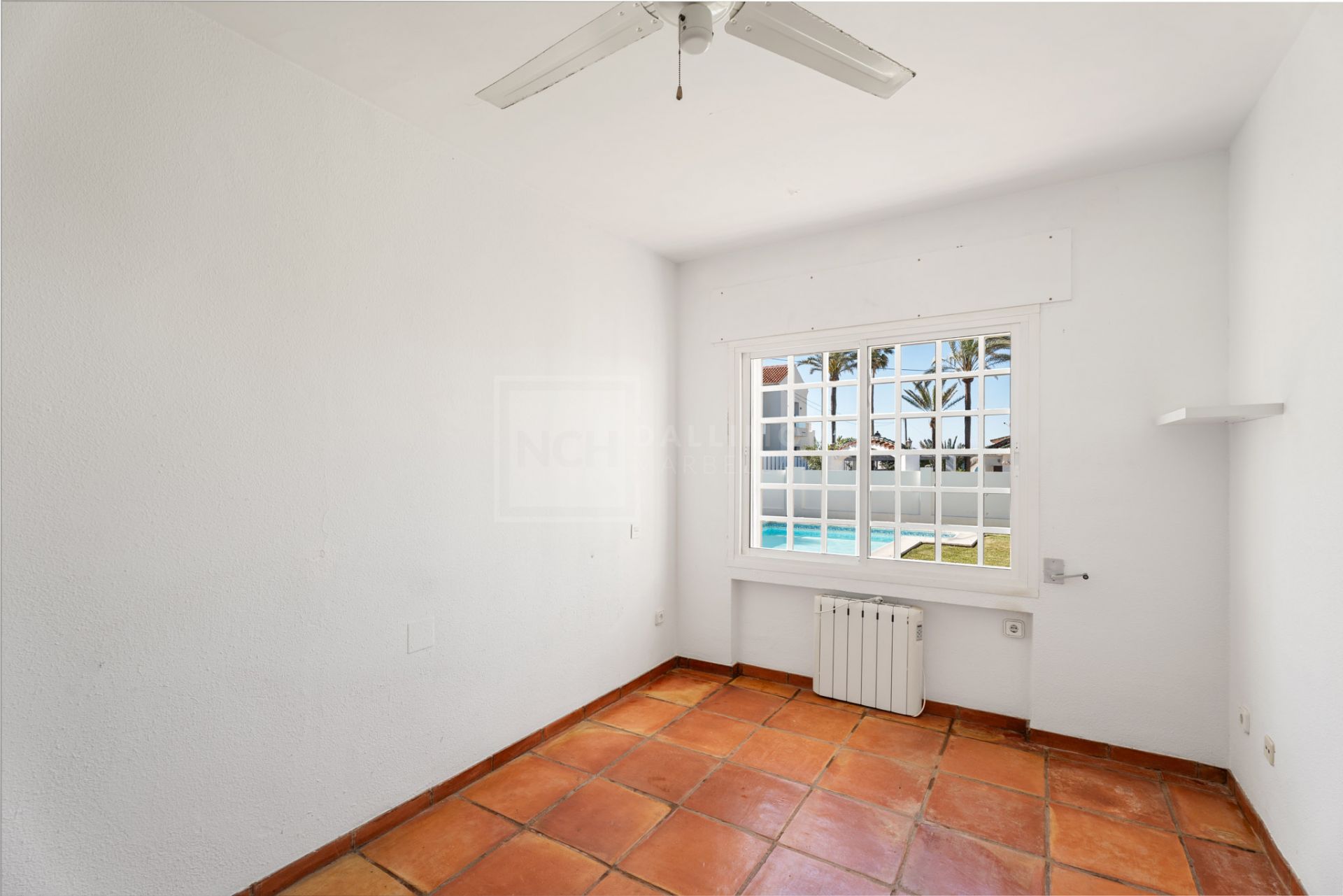 BEACH SIDE VILLA IN MARBELLA EAST
