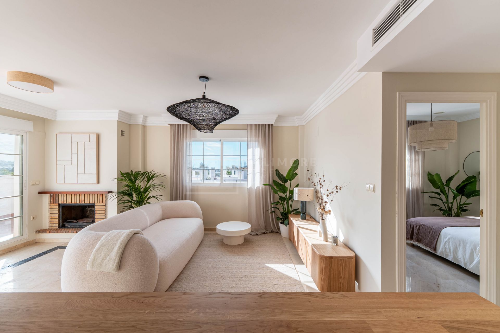 2-BEDROOM PENTHOUSE CLOSE TO THE BEACH & GOLF
