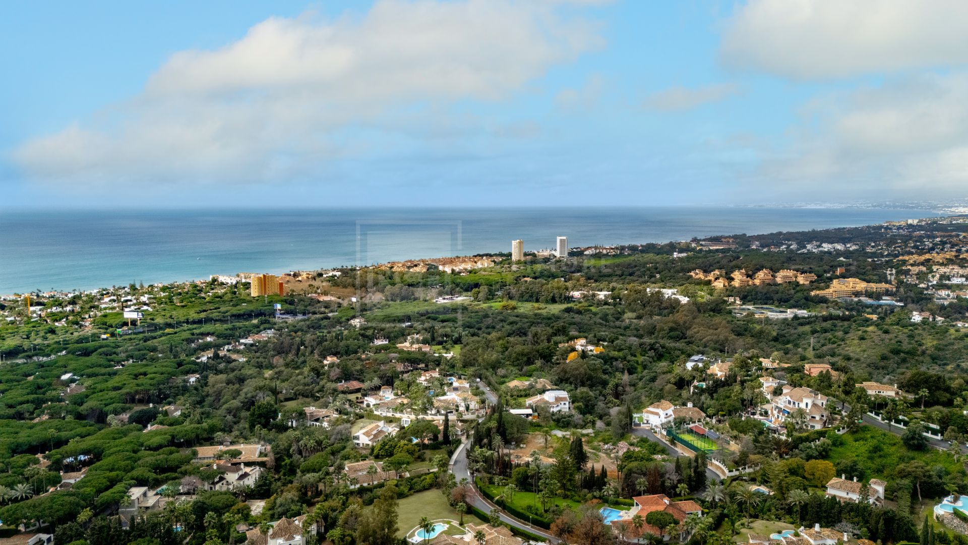 EXCEPTIONAL PLOT WITH PROJECT FOR FOR SALE IN MARBELLA EAST