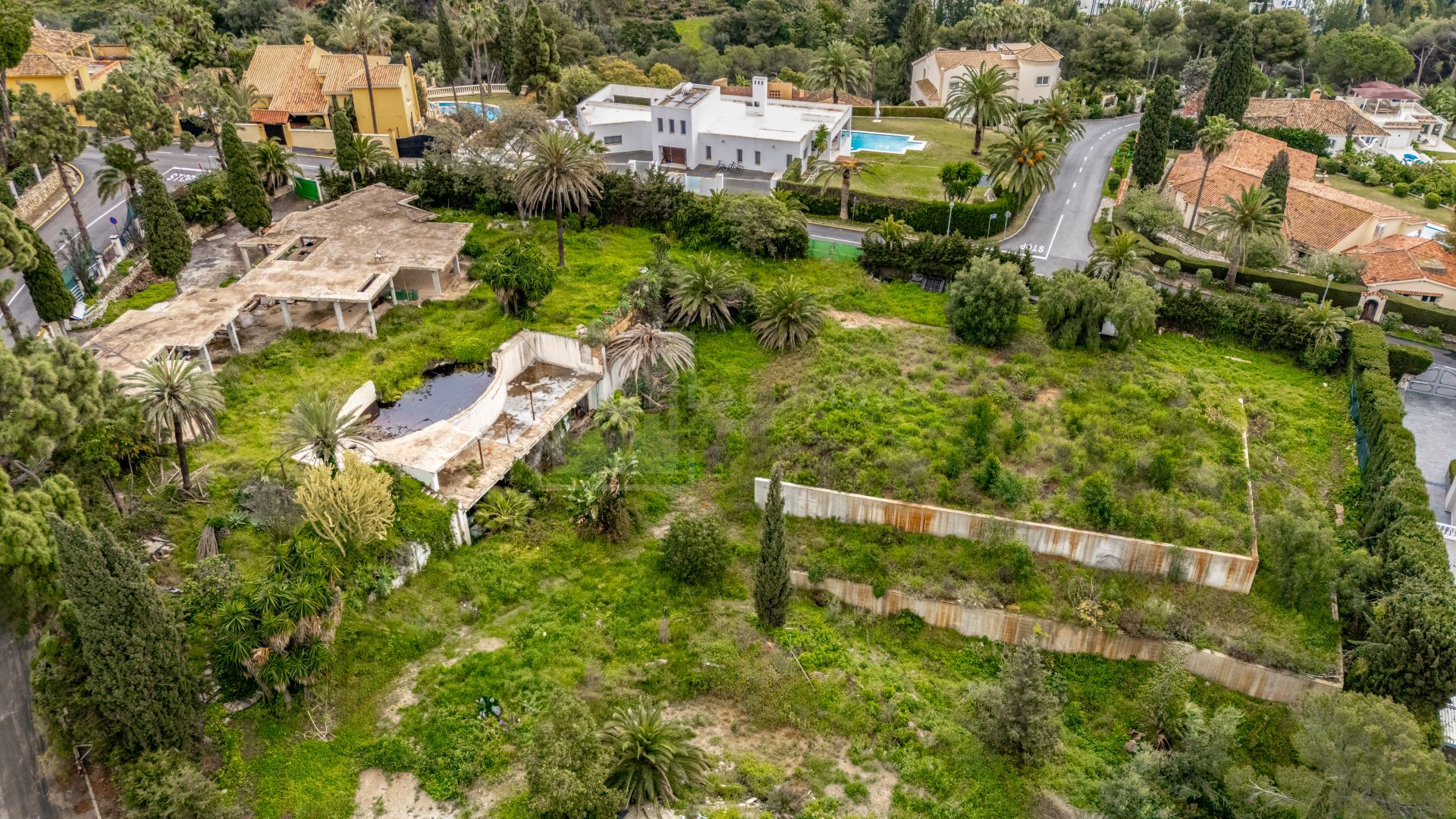 EXCEPTIONAL PLOT WITH PROJECT FOR FOR SALE IN MARBELLA EAST
