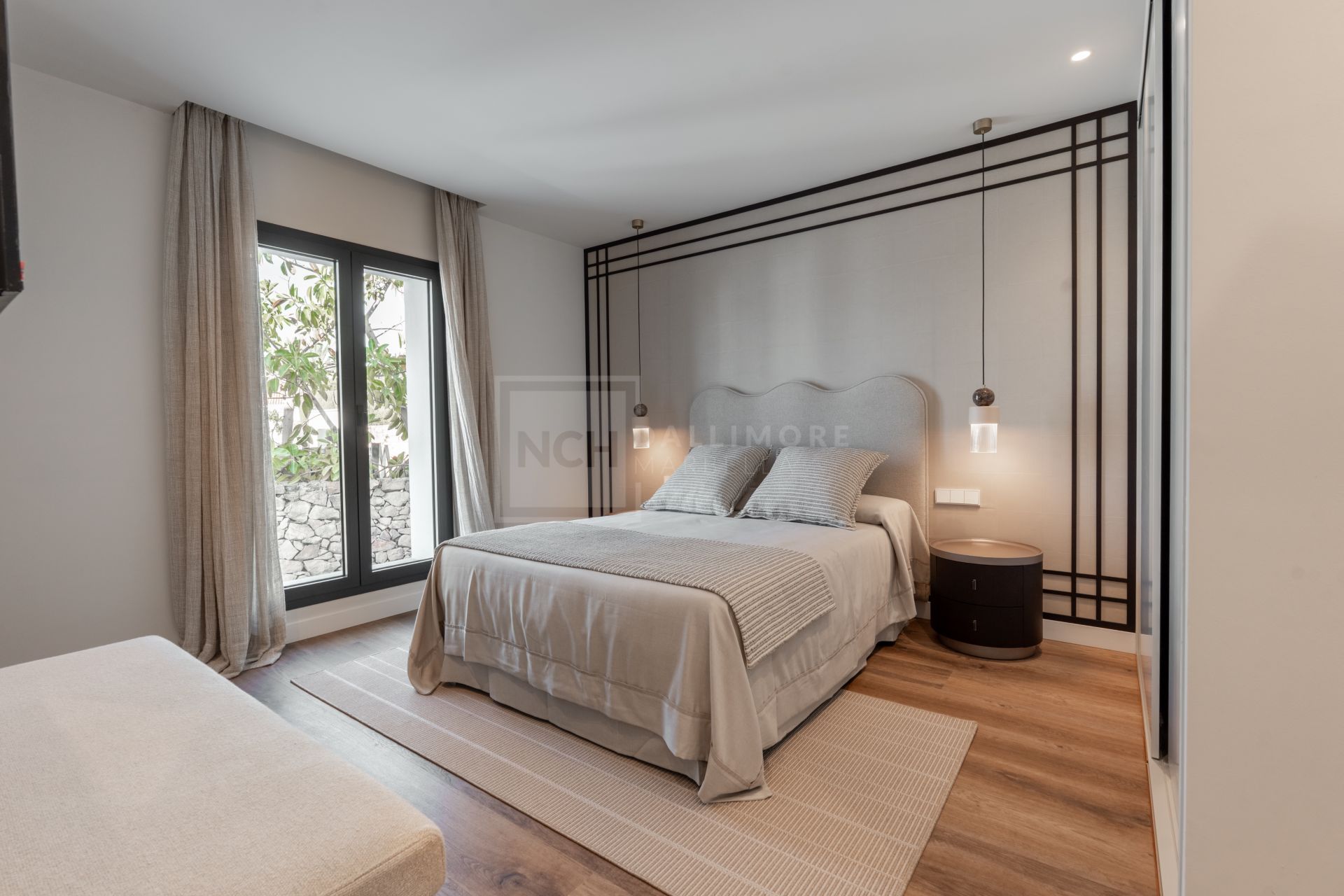 LUXURY 5-BEDROOM VILLA WITH PANORMIC SEA & GOLF VIEWS