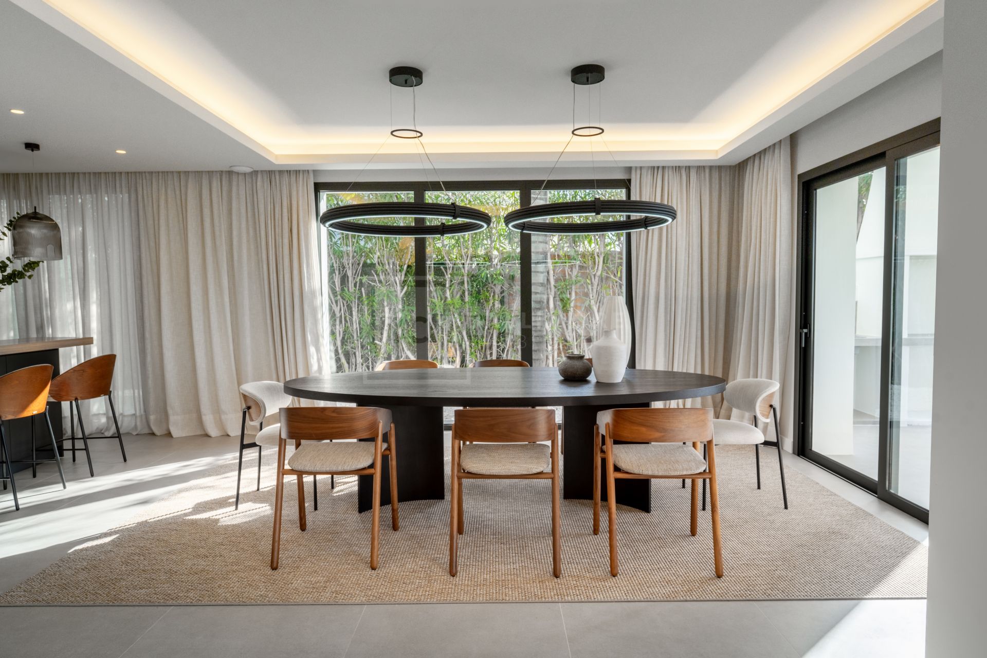 LUXURY 5-BEDROOM VILLA WITH PANORMIC SEA & GOLF VIEWS